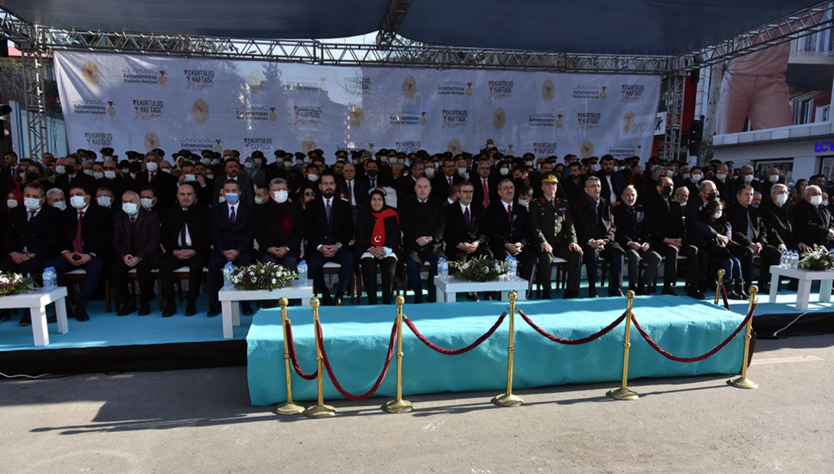 12 Şubat geçit töreni