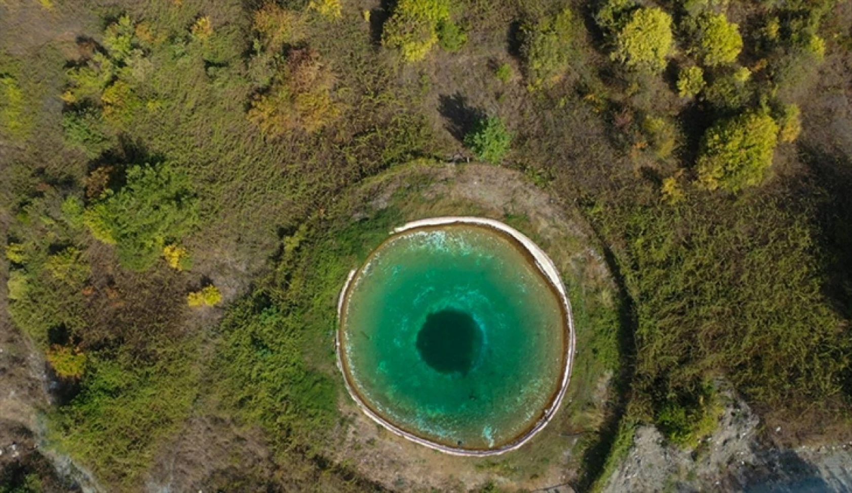 Nazar boncuğu görünümlü yangın göleti