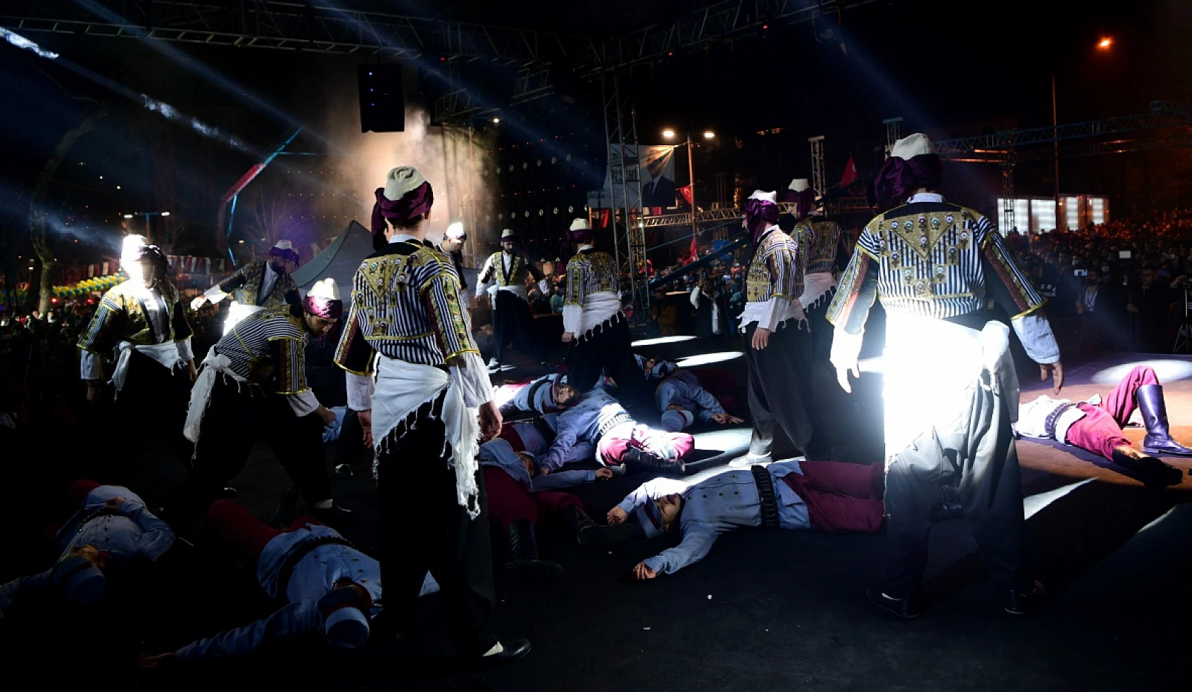 Kıraç konseri ve Tiyatro gösterisi