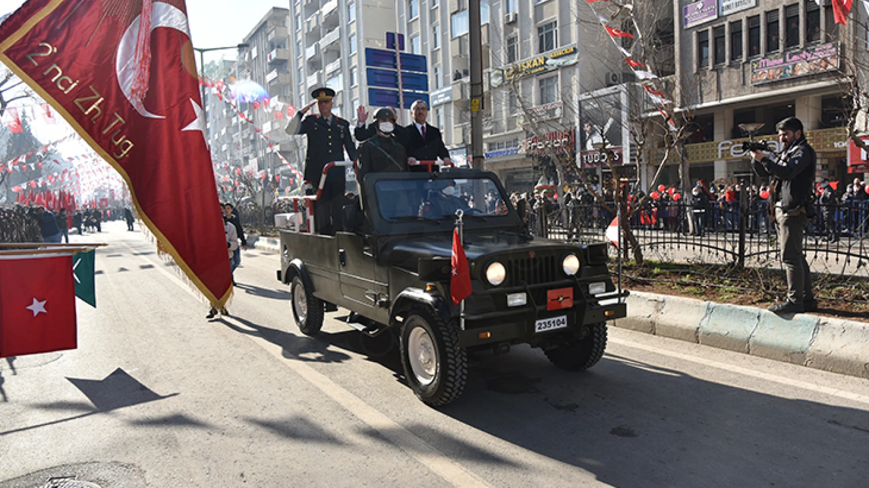 12 Şubat geçit töreni