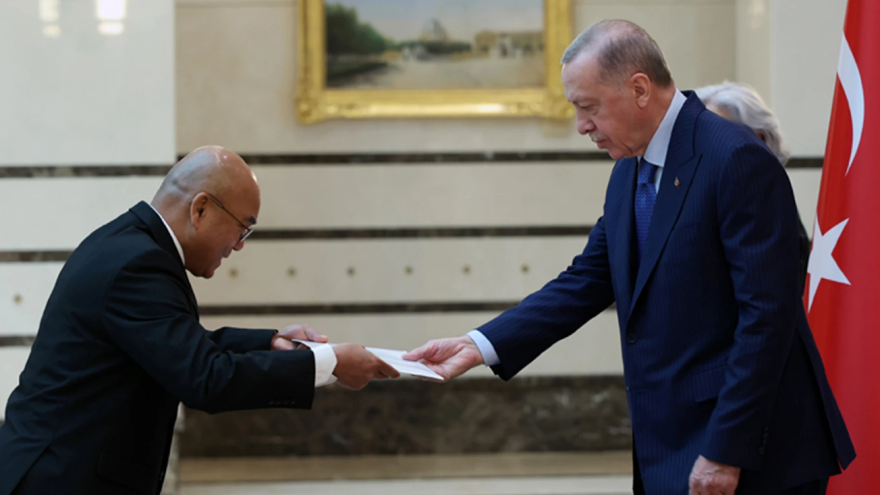 7 ülkenin büyükelçisinden Erdoğan’a güven mektubu