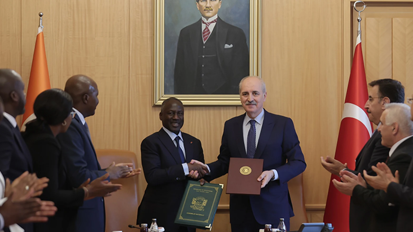 İki ülke meclisi arasında işbirliği protokolü imzalandı