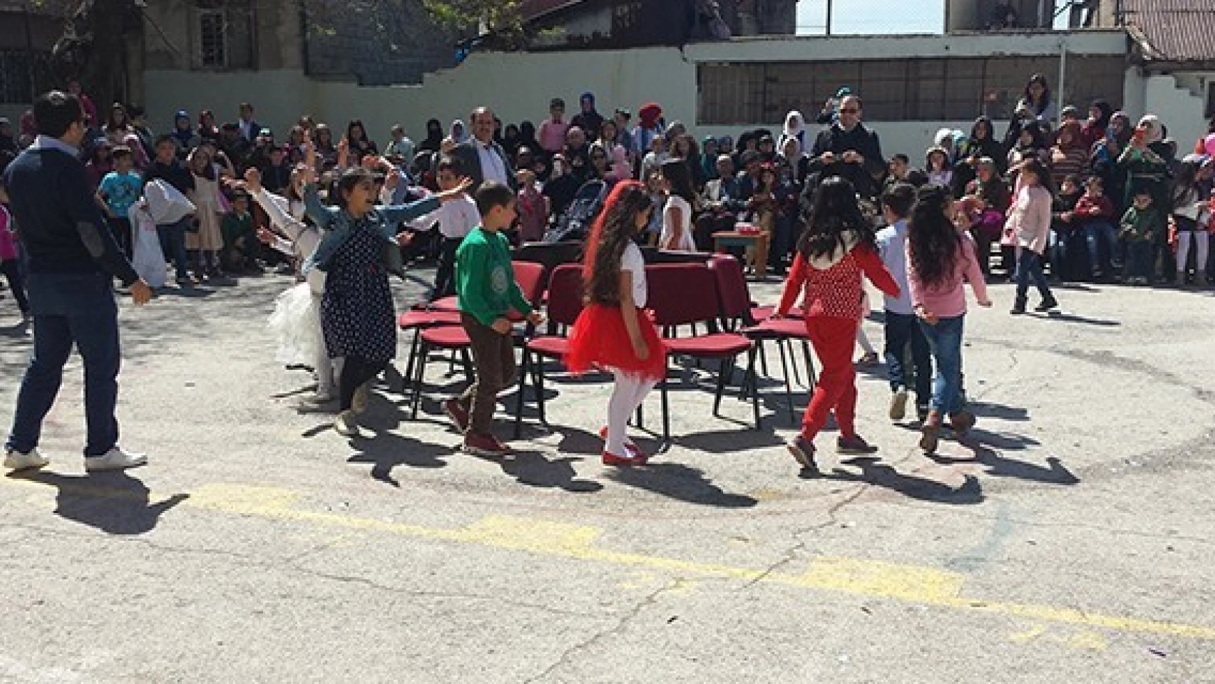 İstiklal İlkokulu'nda 23 Nisan kutlaması!
