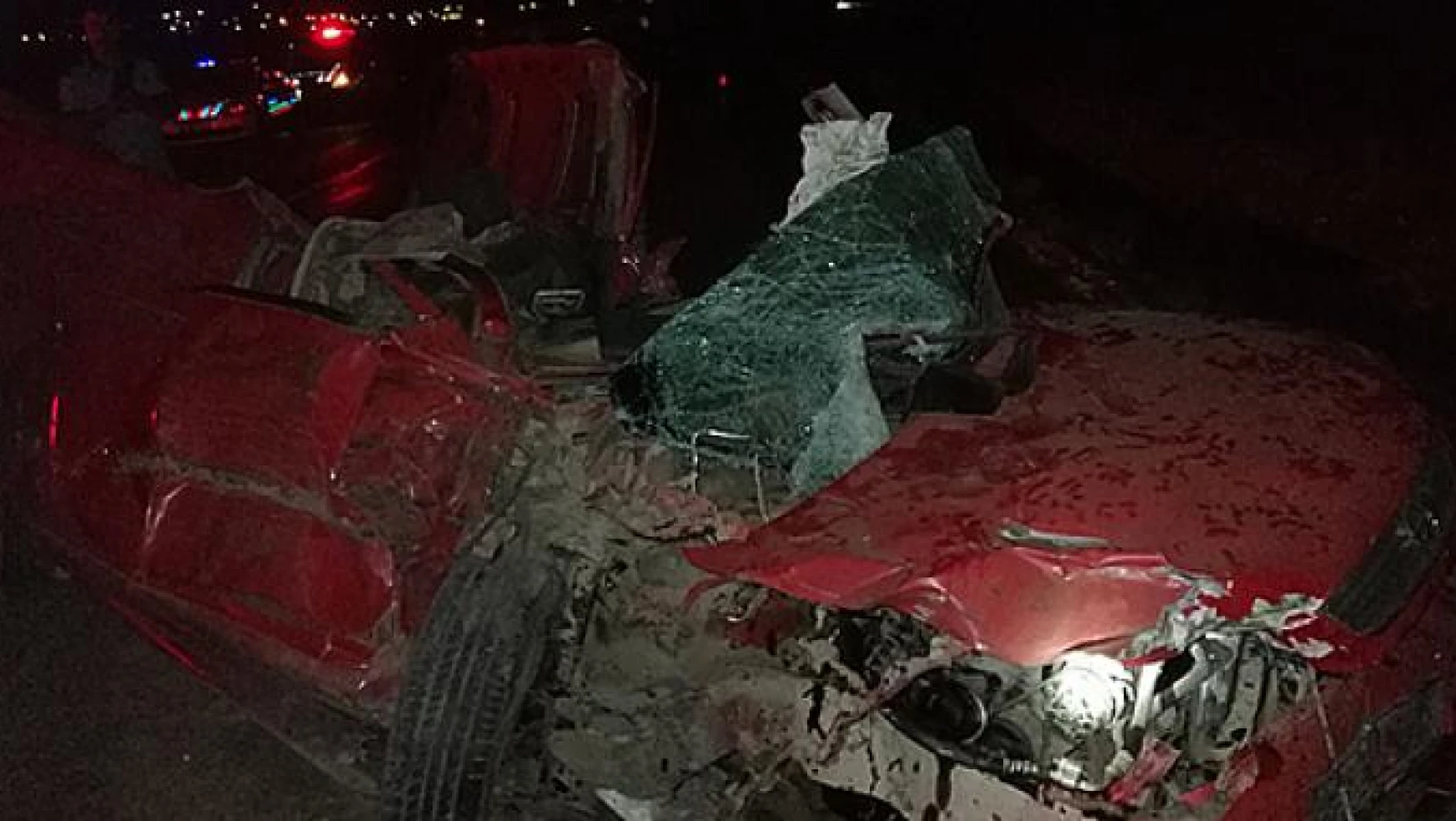 Kahramanmaraş'ta zincirleme trafik kazası: 2 ölü, 4 yaralı