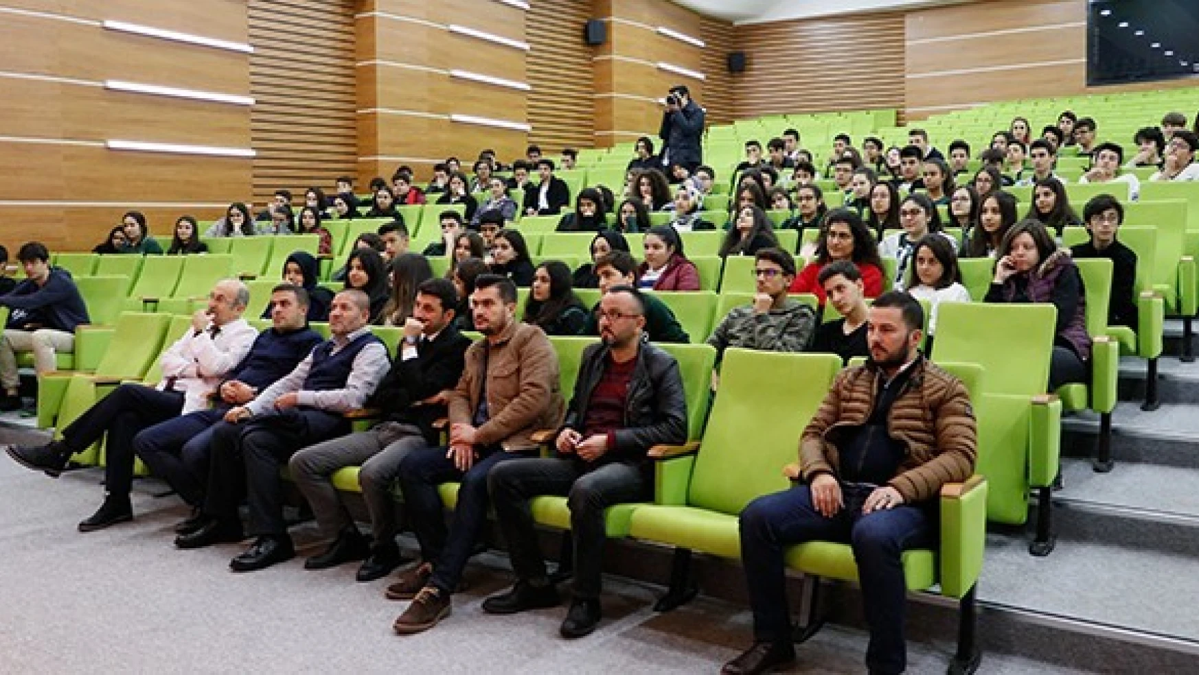 Kervancıoğlu, tecrübelerini öğrencilere anlattı!