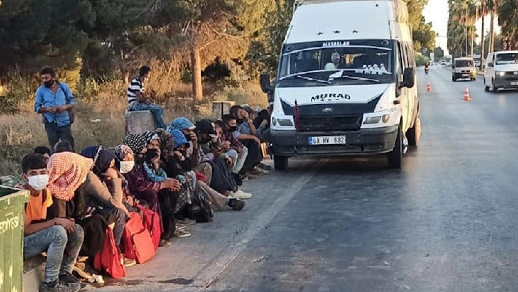 14 yolcu kapasiteli minibüsten 28 kişi çıktı
