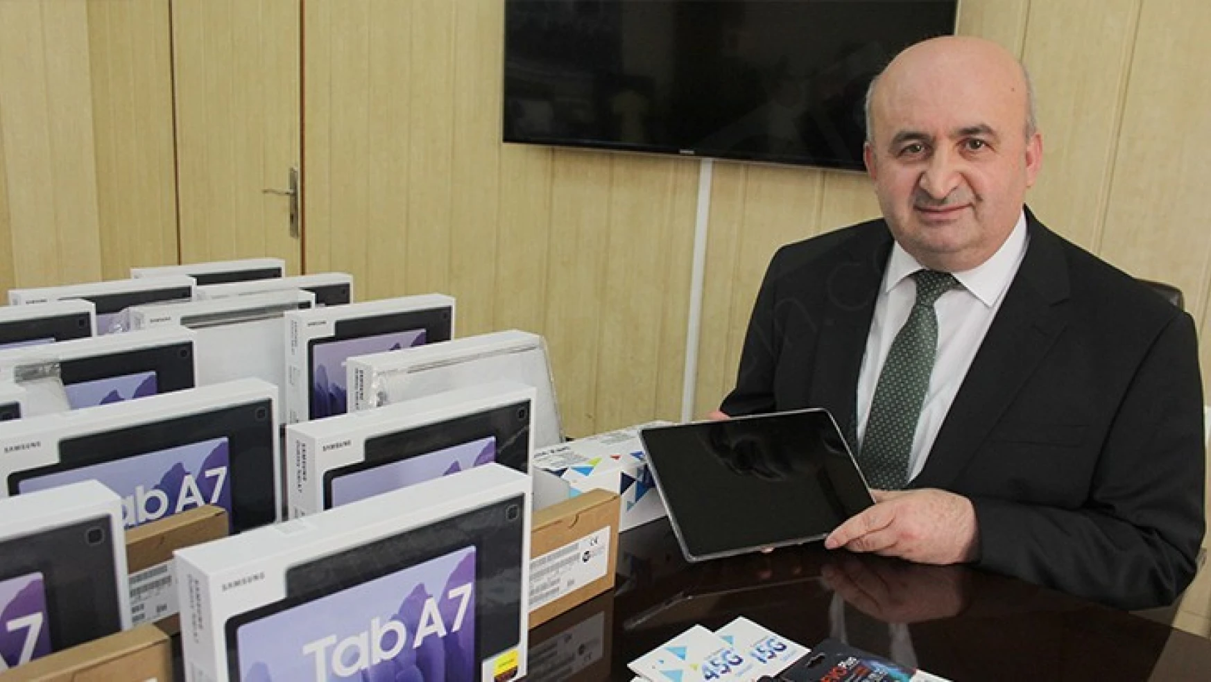 4330 Tablet bilgisayar İlçe Milli Eğitim Müdürlüklerine dağıtıldı