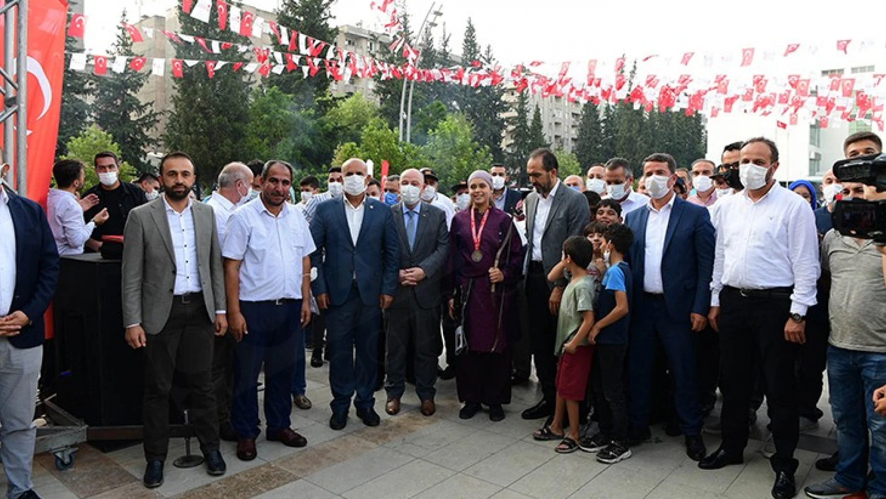 46 metrelik dev mangalla Kahramanmaraş'ta Balık Festivali düzenlendi