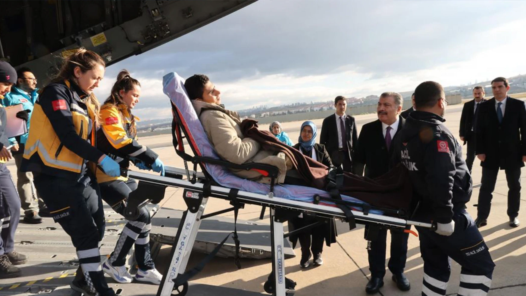 61 hasta ve 49 refakatçi Gazze'den Türkiye'ye ulaştı