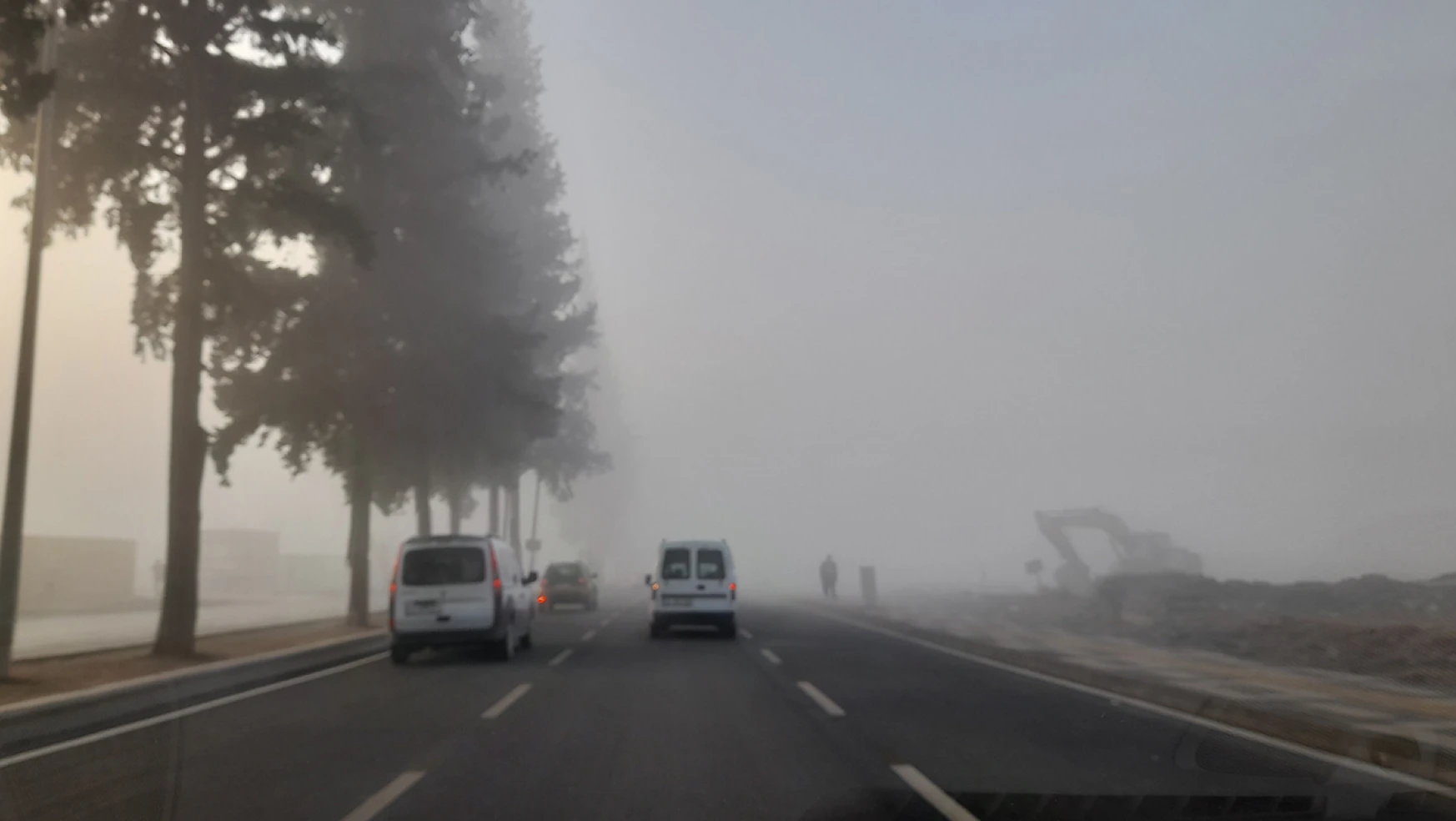 Kahramanmaraş'ta yoğun sis trafiği olumsuz etkiliyor