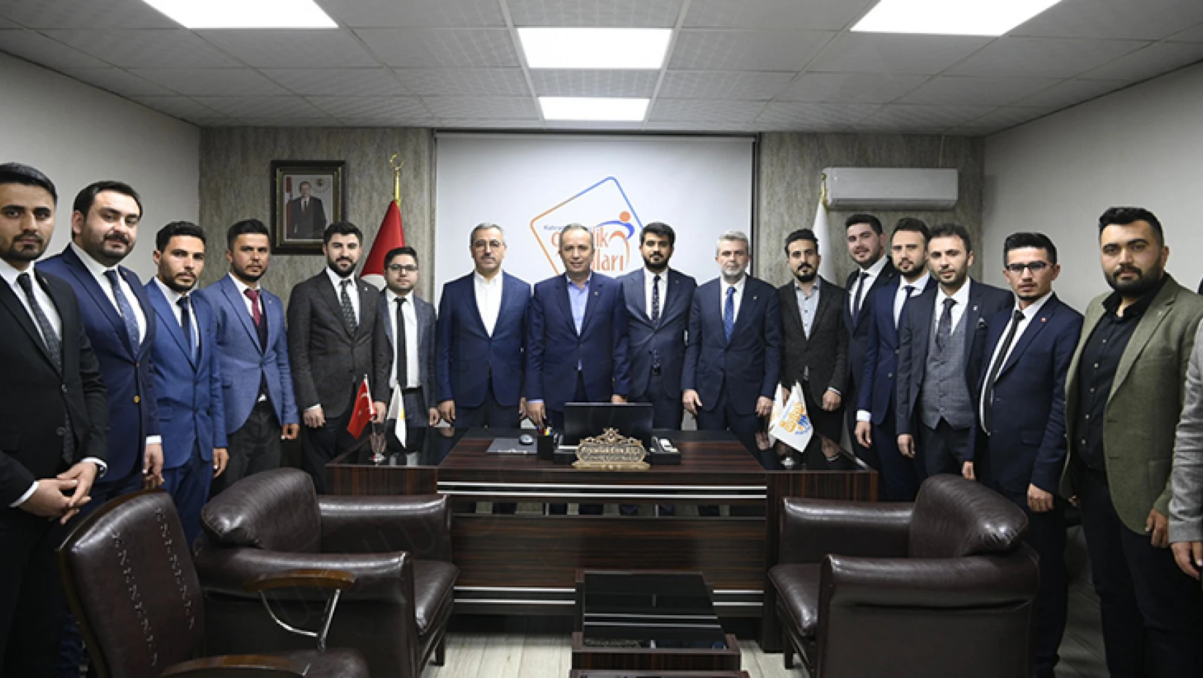AK Parti MKYK Üyesi Ceylan, Kahramanmaraş'ta teşkilatla buluştu