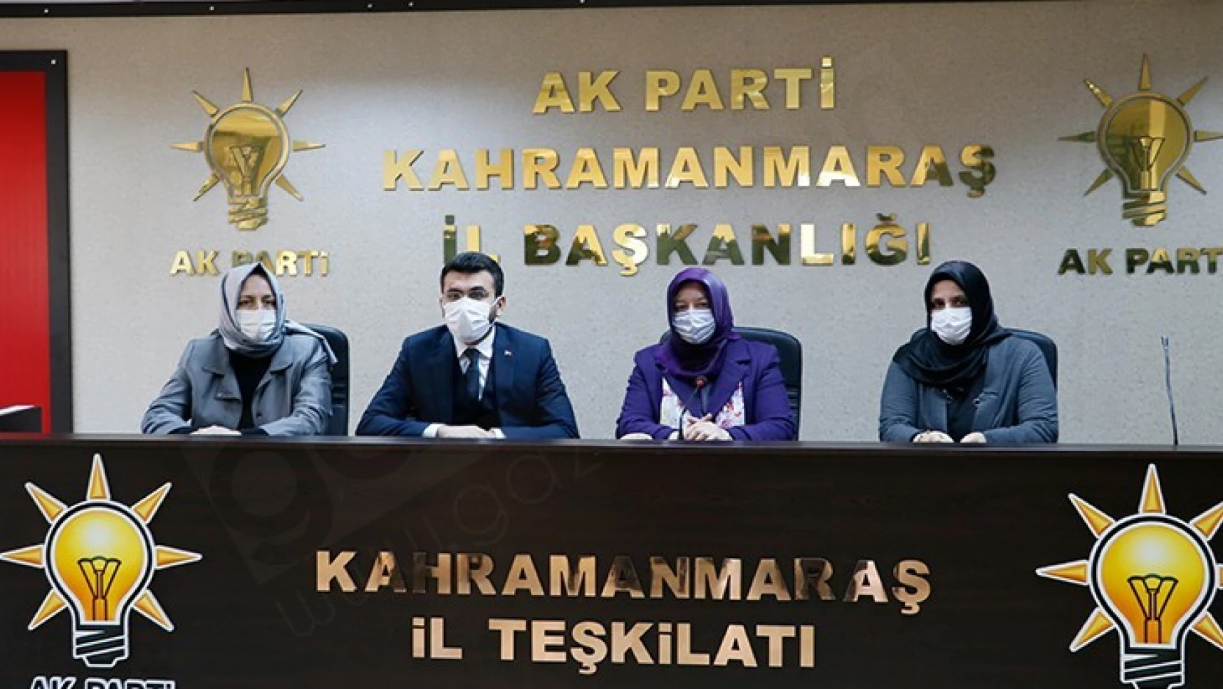 AK Parti Onikişubat Kadın Kollarında devir teslim töreni yapıldı