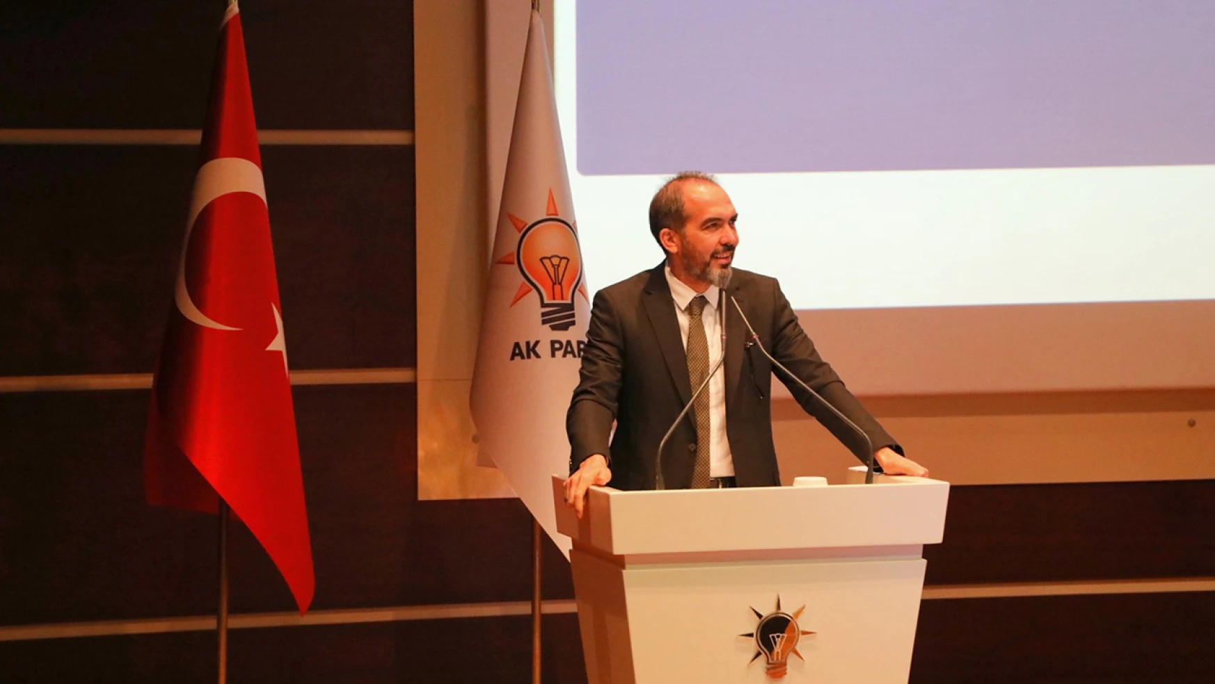 AK Parti SKM Başkanı Özdemir, duyurdu! Aday adaylığı başvuru süresi uzatıldı