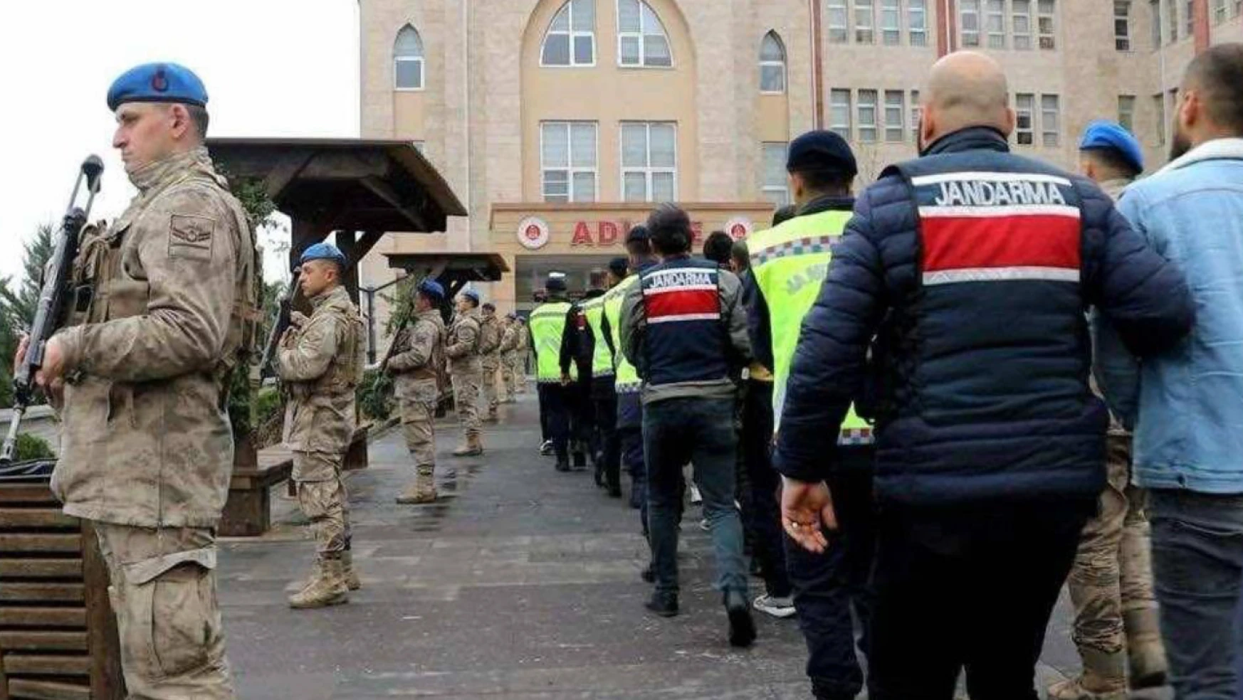 Aranması bulunan 12 şüpheli Kahramanmaraş'ta yakalandı