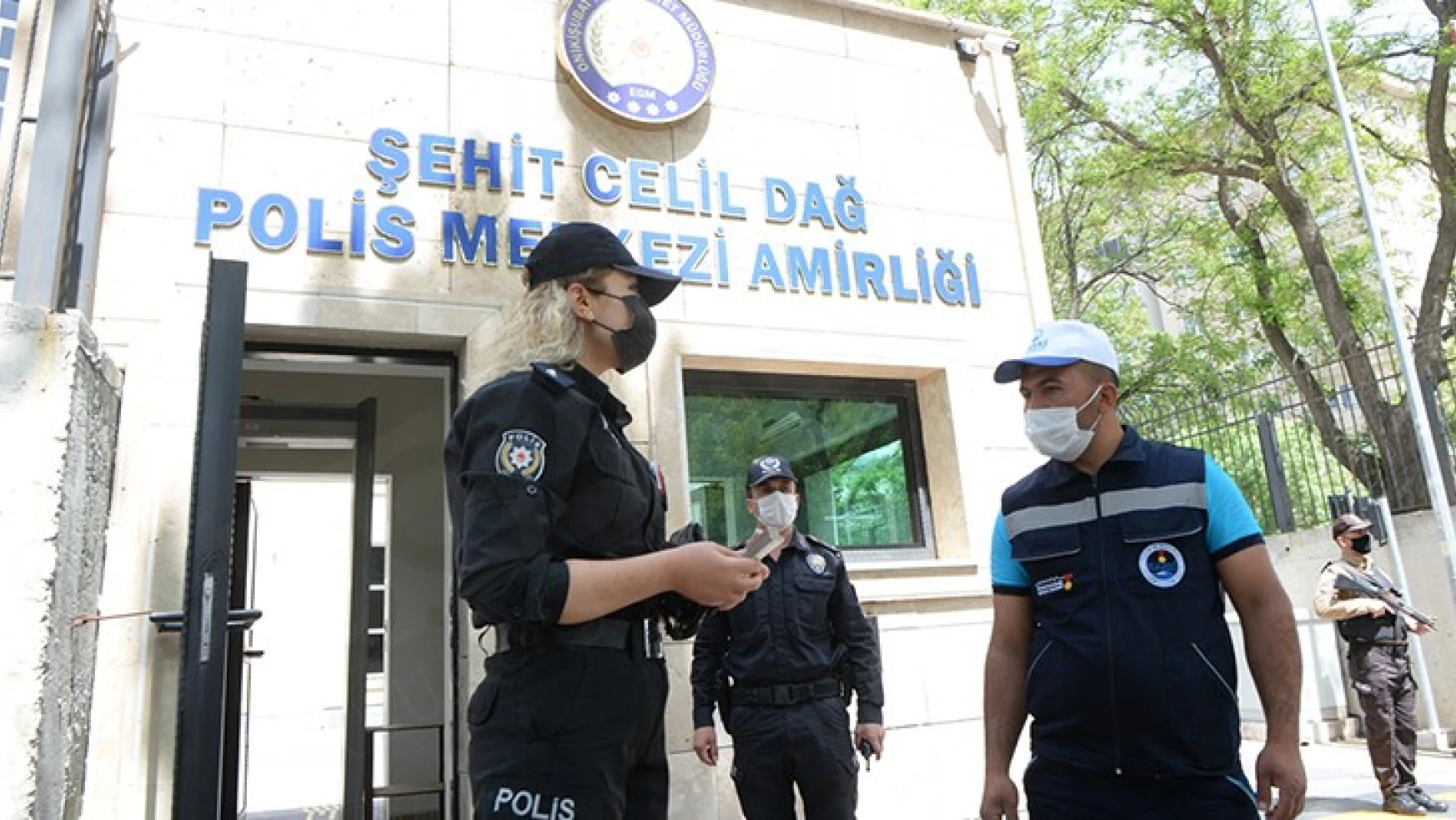 ATM'nin 13 bin lira fazla verdiği işçi, parayı polise teslim etti