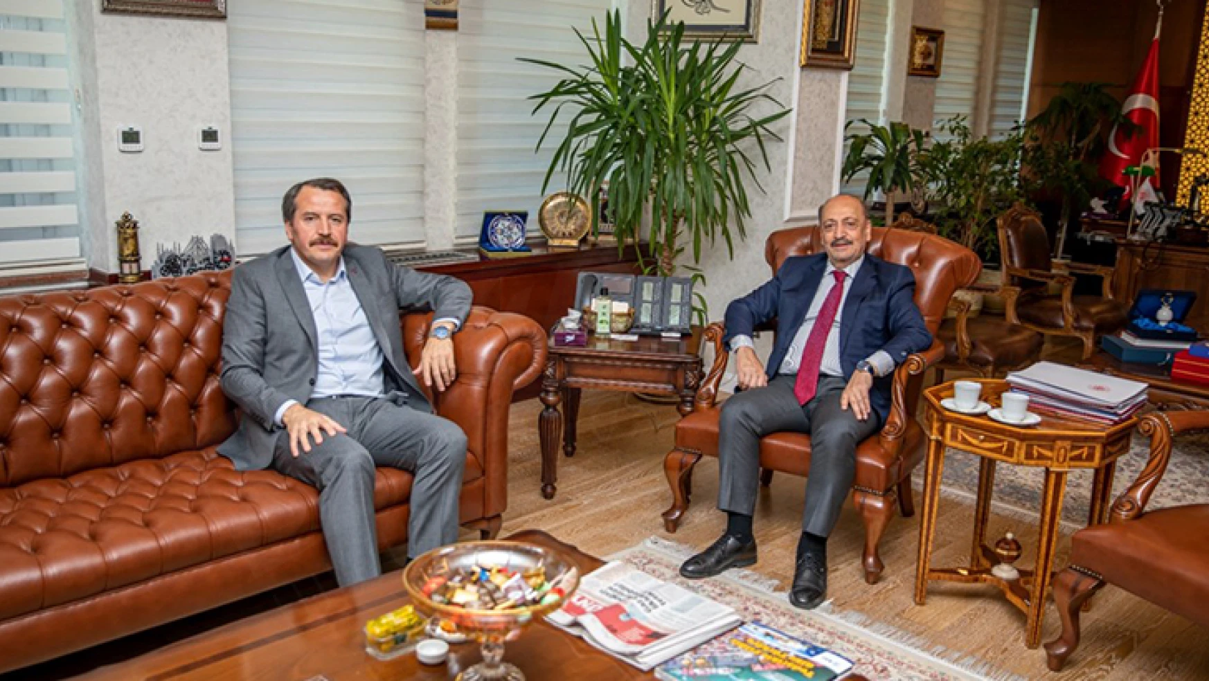 Bakan Bilgin, Memur-Sen Genel Başkanı Ali Yalçın ile bir araya geldi