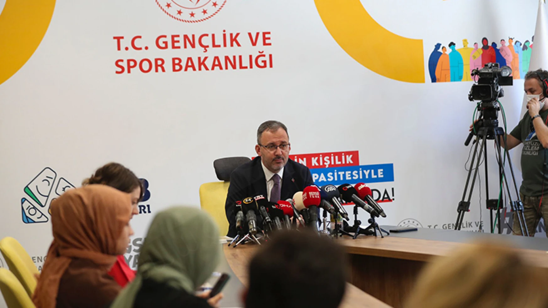 Bakan Kasapoğlu, yurt başvurularının başladığını açıkladı