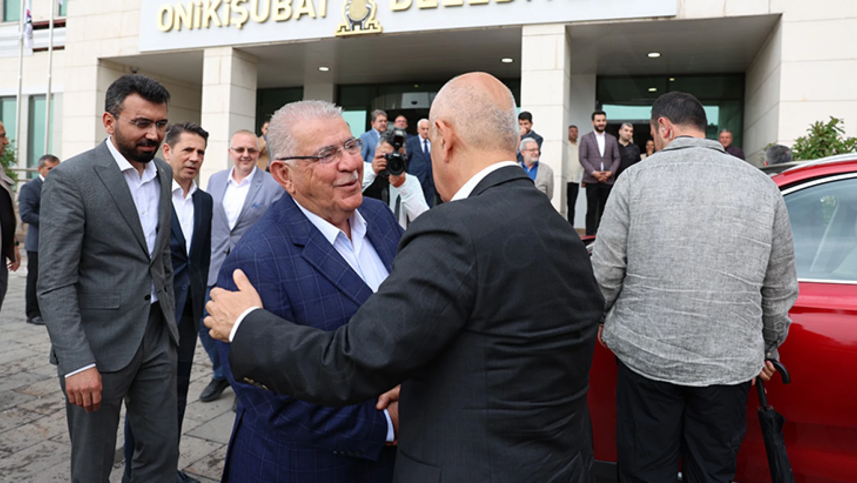 Bakan Kirişci'den Başkan Mahçiçek'e teşekkür ziyareti