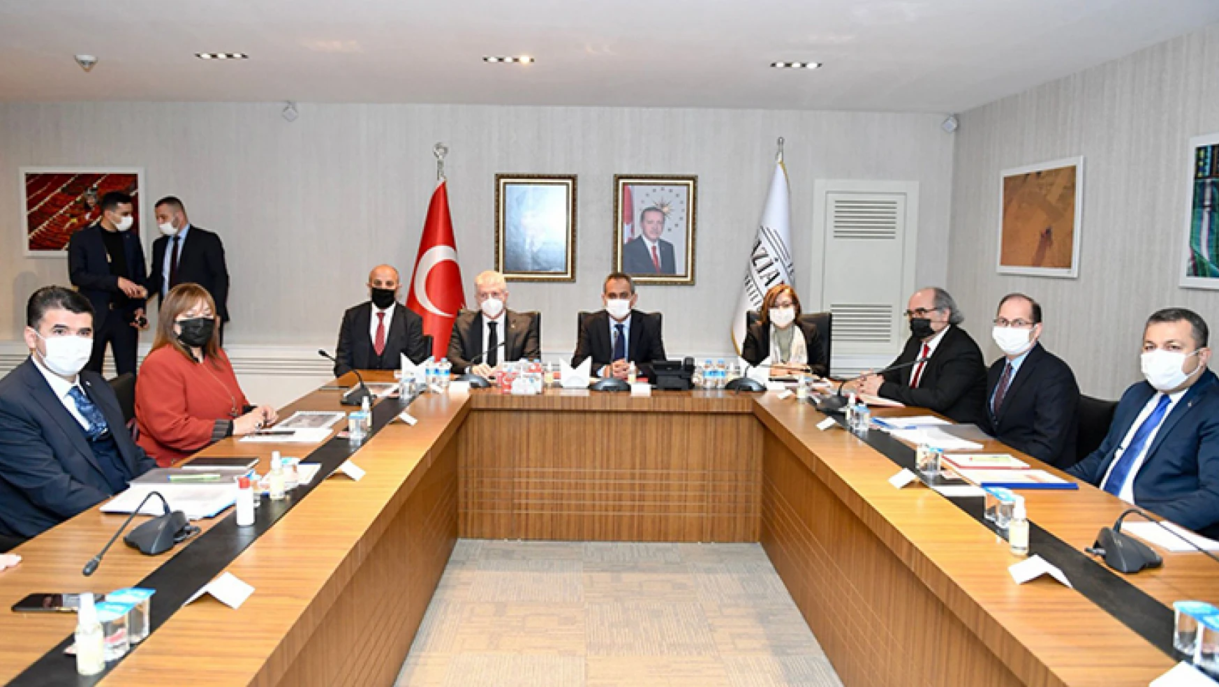 Bakan Özer, Gaziantep'te eğitim değerlendirme toplantısına katıldı
