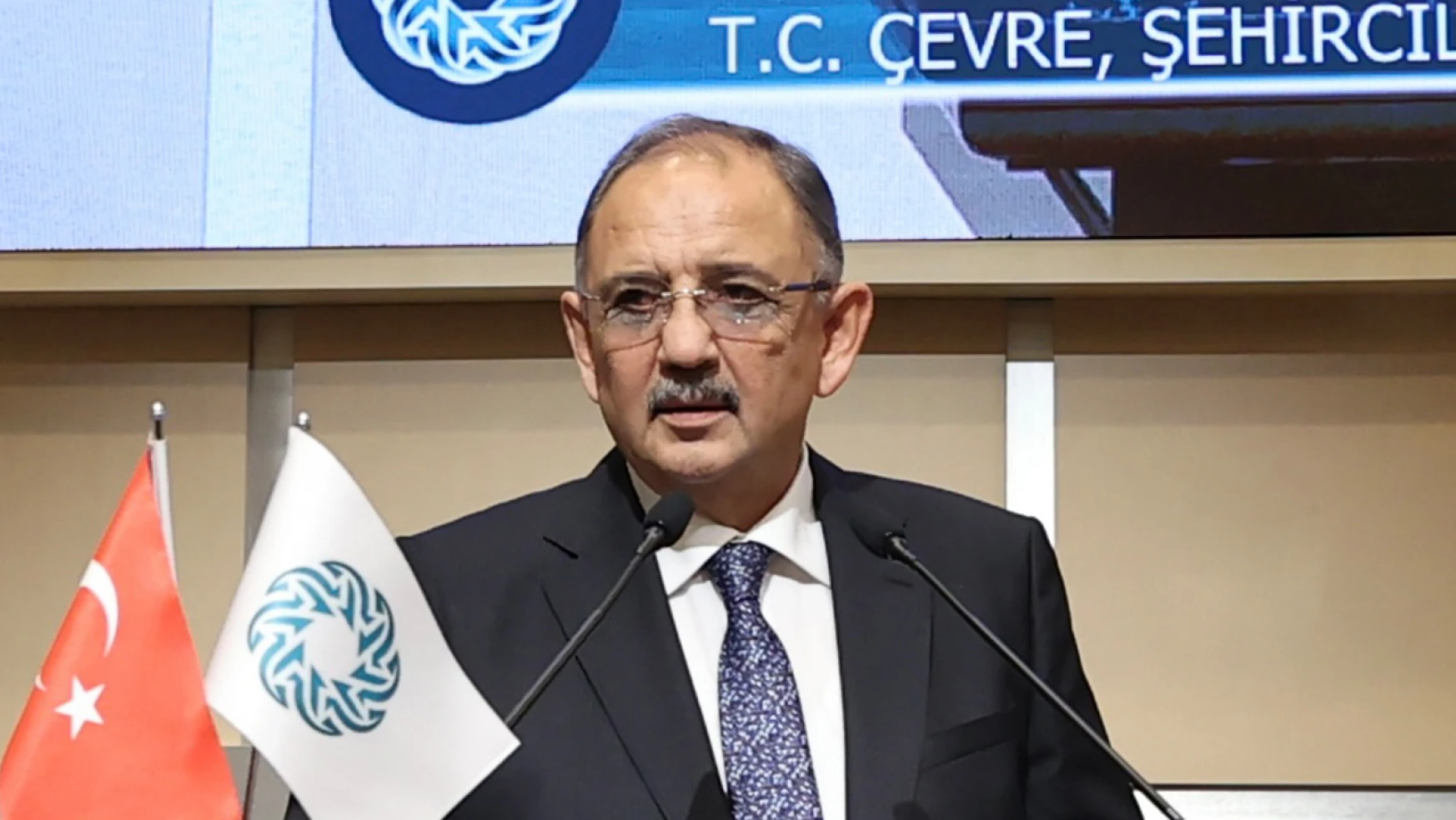 Bakan Özhaseki, Erzincan'daki toprak kaymasıyla ilgili konuştu