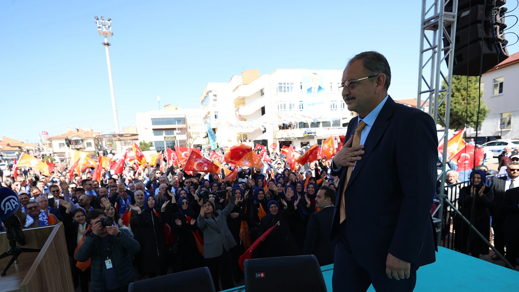 Bakan Özhaseki, 'Kapımız kentsel dönüşüm için sonuna kadar açık'