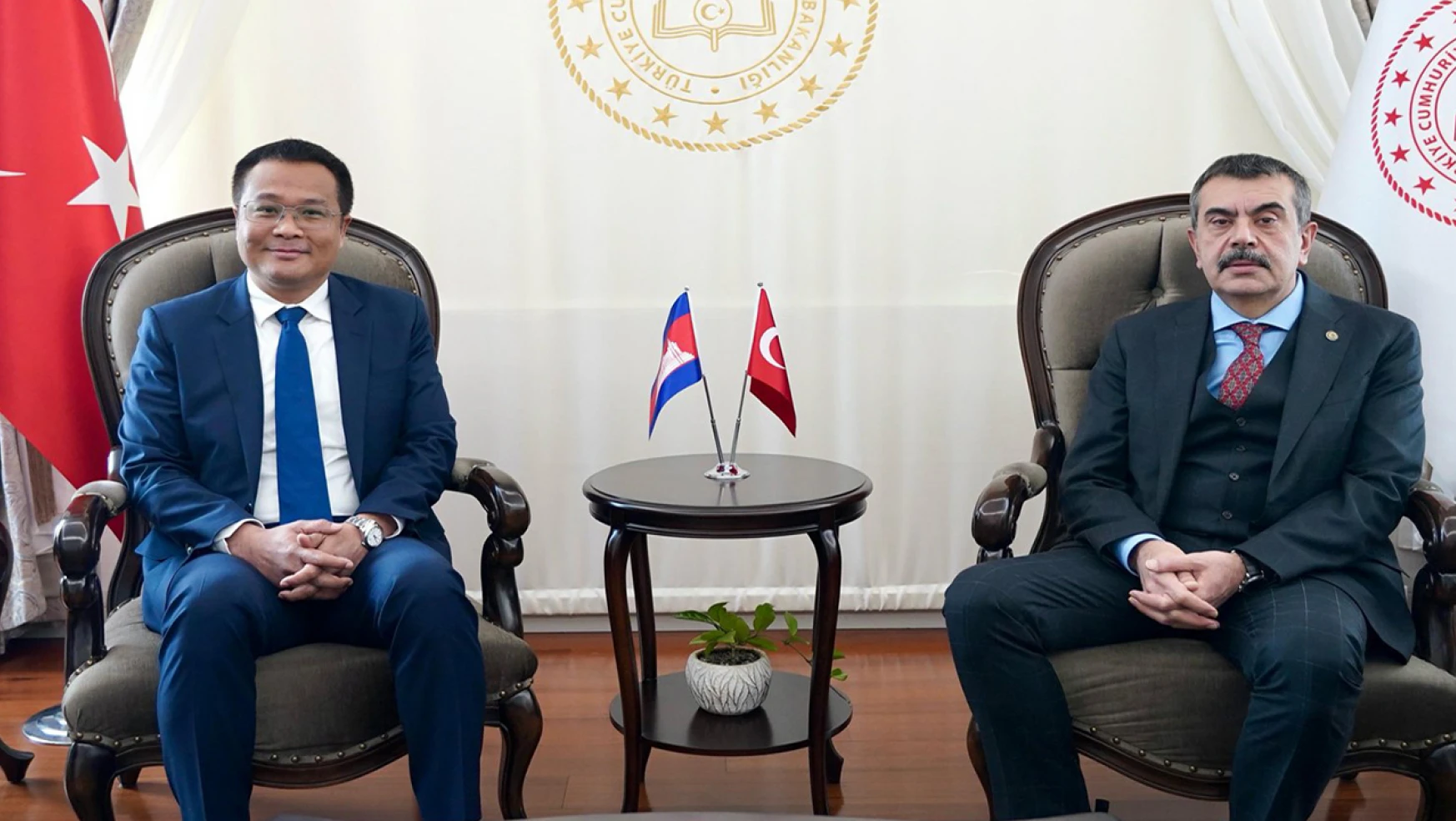 Bakan Tekin, Kamboçya Büyükelçisi Chea Sok'u kabul etti