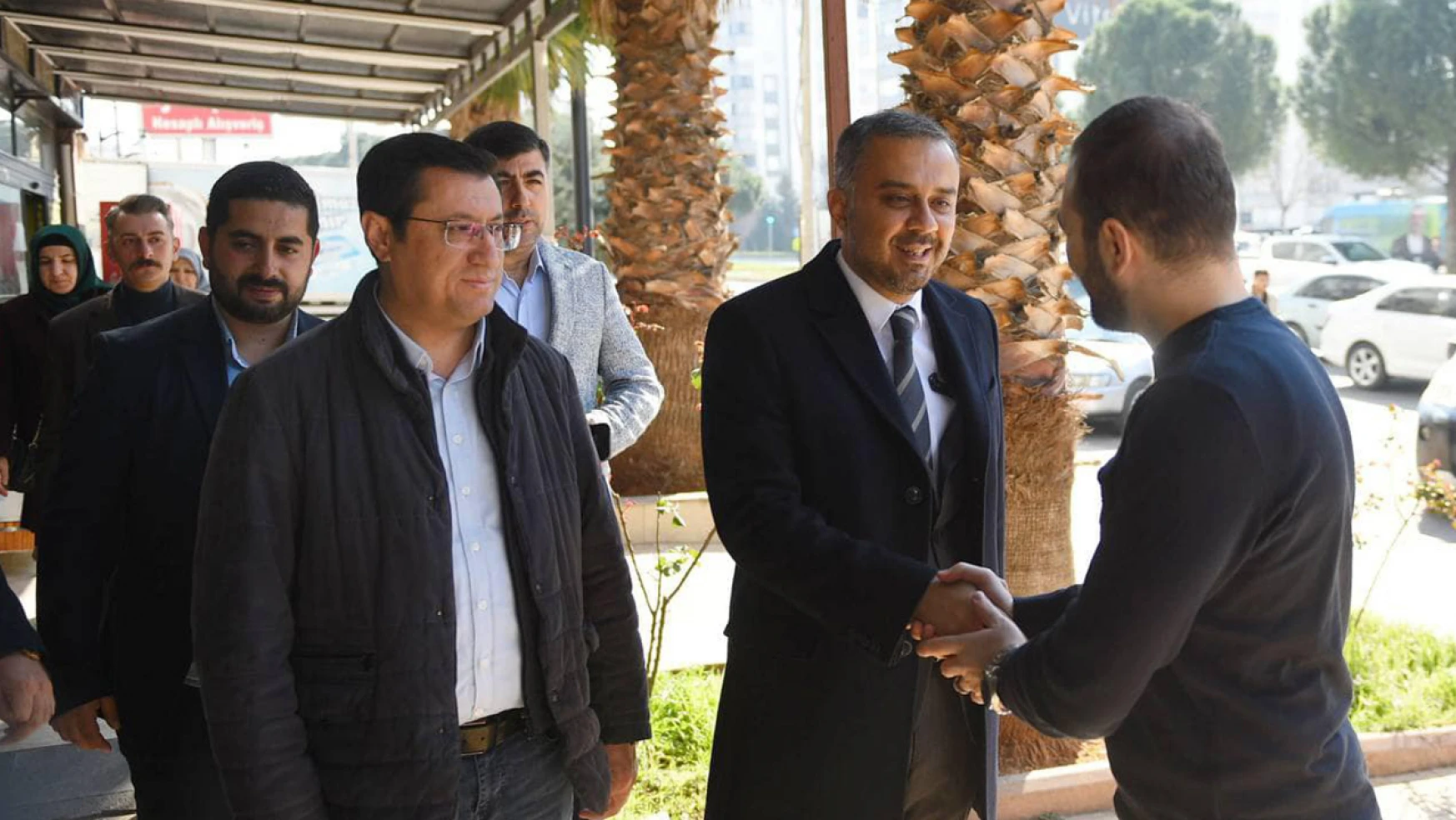 Başkan Adayı Toptaş, Şehit Abdullah Çavuş'ta vatandaşlarla buluştu