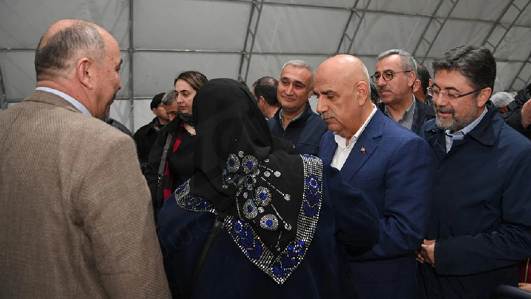 Başkan Güngör, Bakan Kirişci ile iftar sofralarına misafir oldu