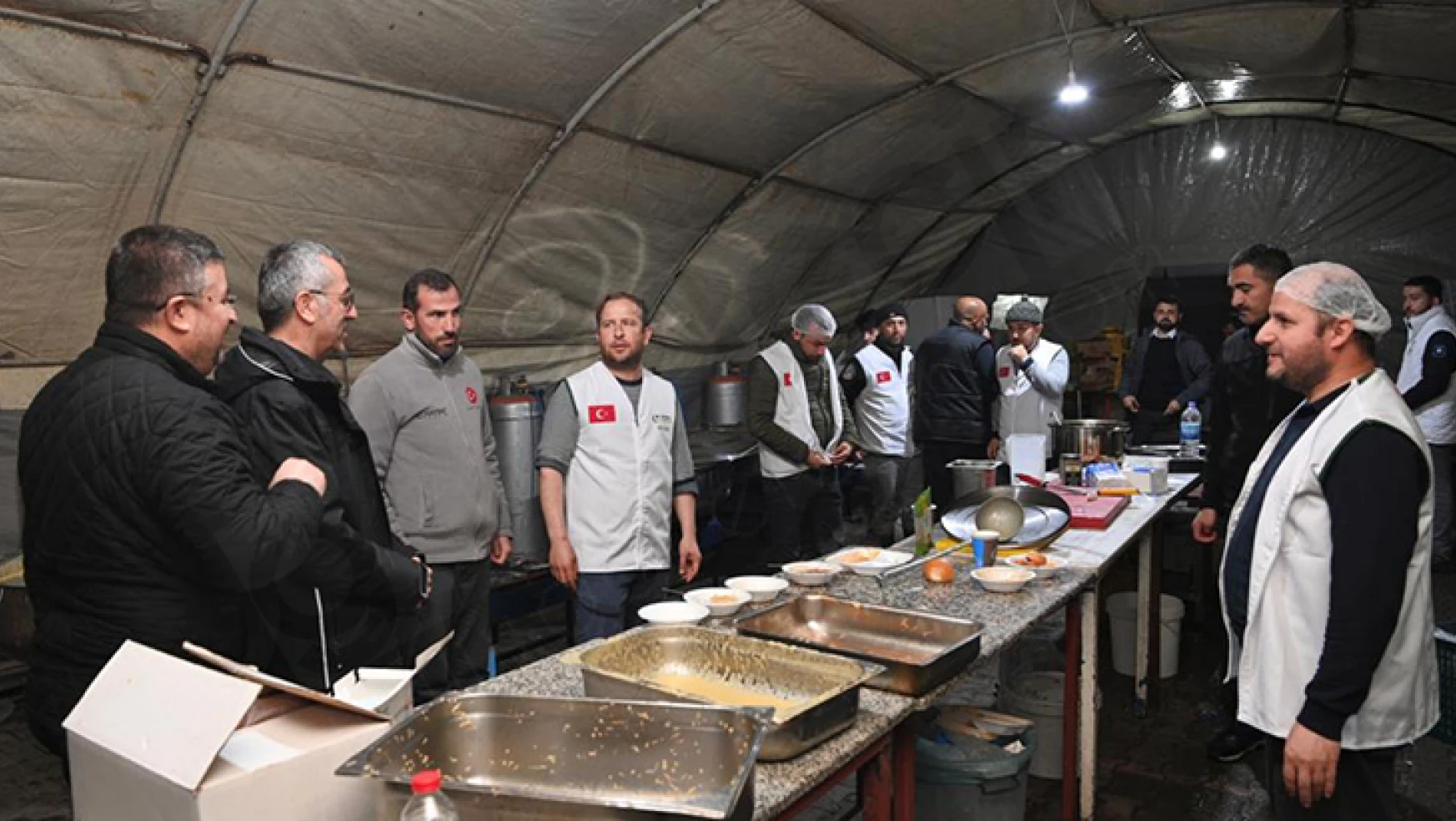 Başkan Güngör, iftar sofralarında vatandaşlarla buluşmayı sürdürüyor
