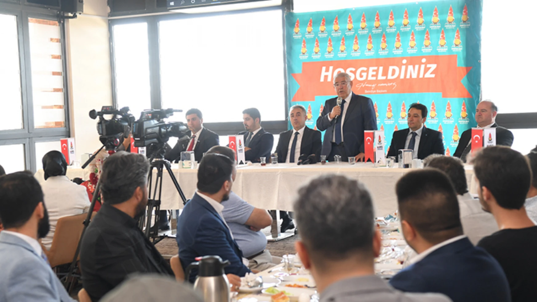 Başkan Mahçiçek, siyasi parti teşkilatlarına EXPO 2023'ü anlatıyor