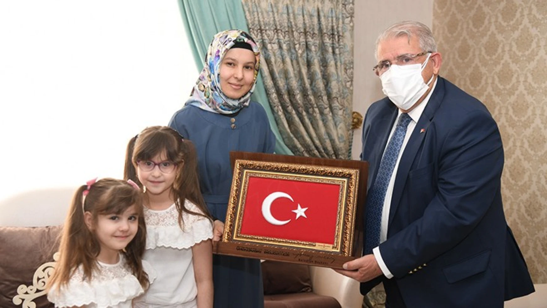 Başkan Mahçiçek'ten şehit ailesine anlamlı ziyaret