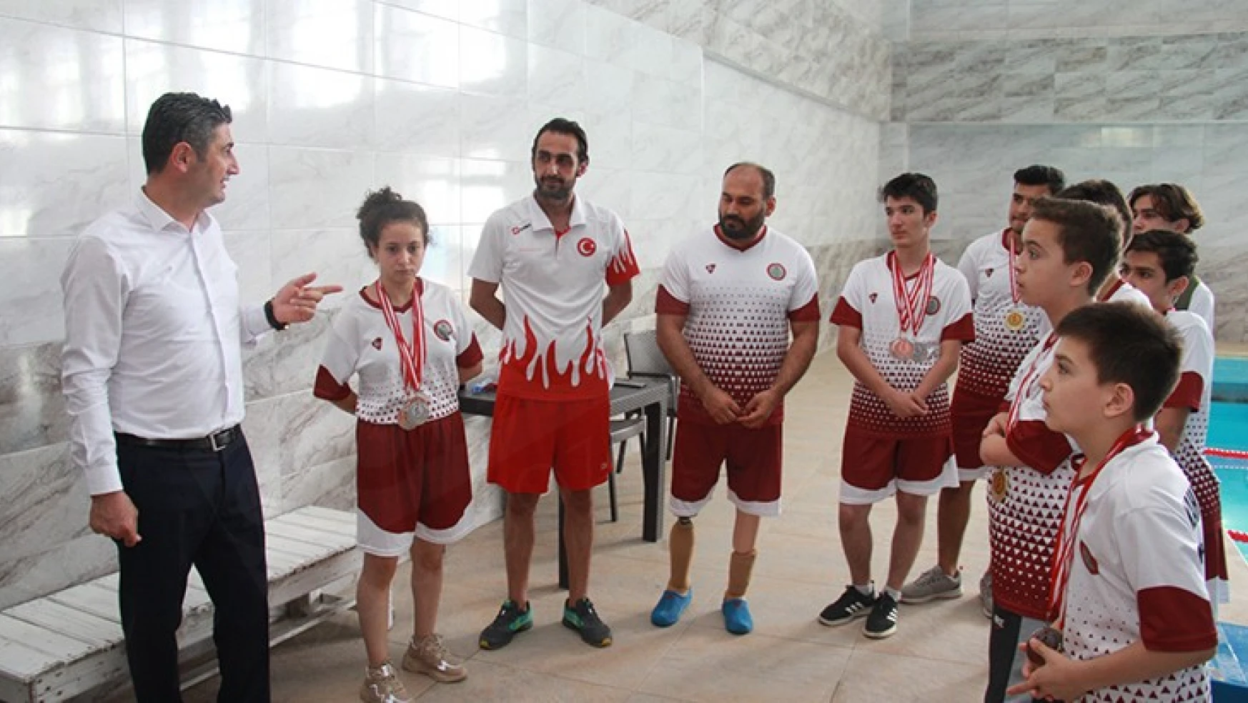 Bedensel Engelliler Yüzme Türkiye Şampiyonasında Kahramanmaraşlı sporculardan büyük başarı