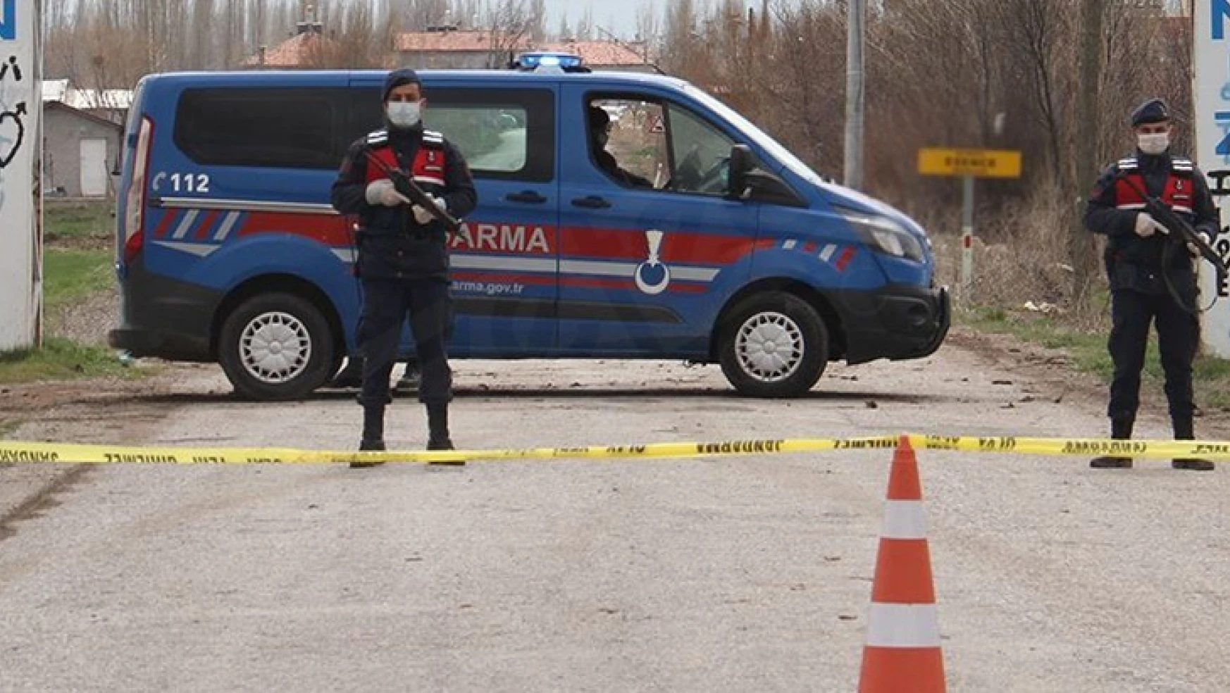 Bir sokak Kovid-19 karantinası alındı