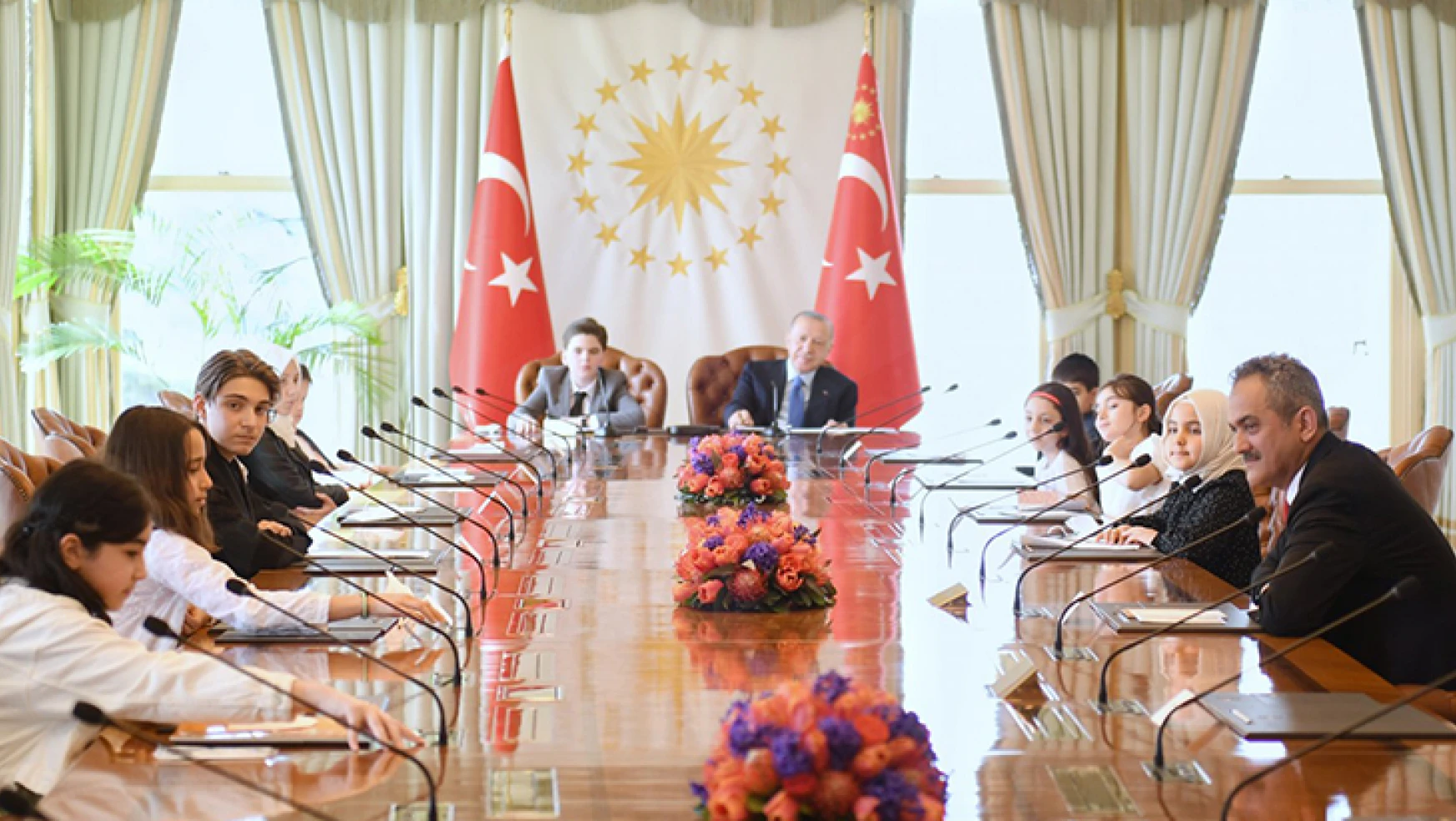 Cumhurbaşkanı Erdoğan, çocukları Vahdettin Köşkü'nde ağırladı