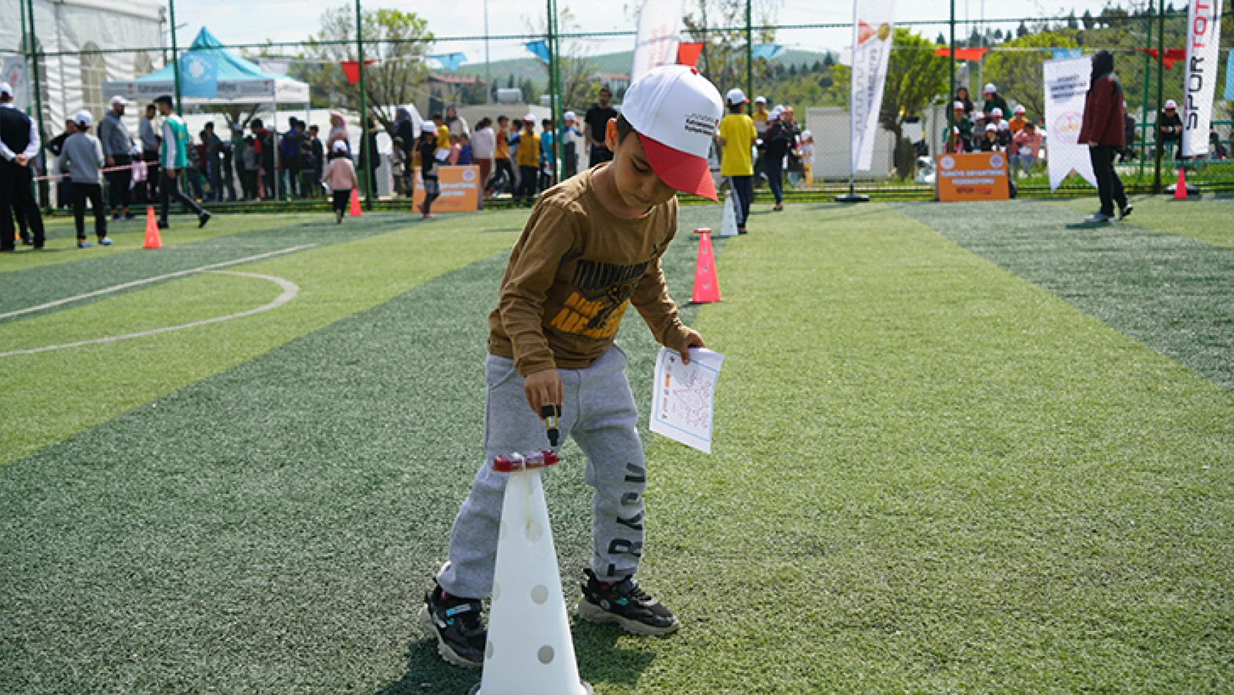Depremzede çocuklar, sporun iyileştirici gücüyle yaralarını sarıyor