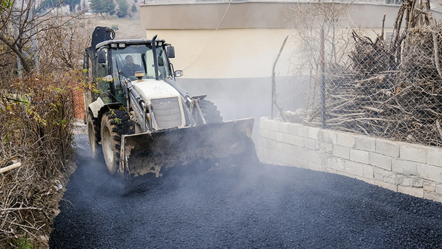 Dulkadiroğlu Belediyesi, Peynirdere'de asfalt çalışması yaptı
