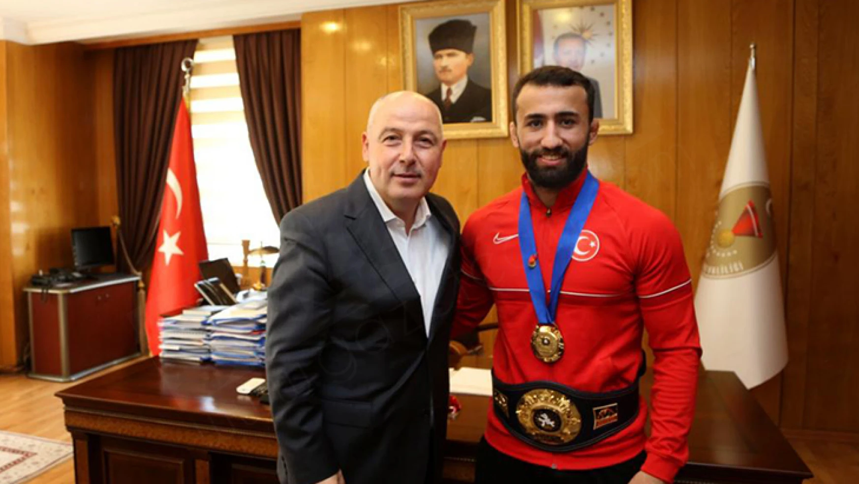 Dünya şampiyonu Burhan Akbudak, Kahramanmaraş'ta