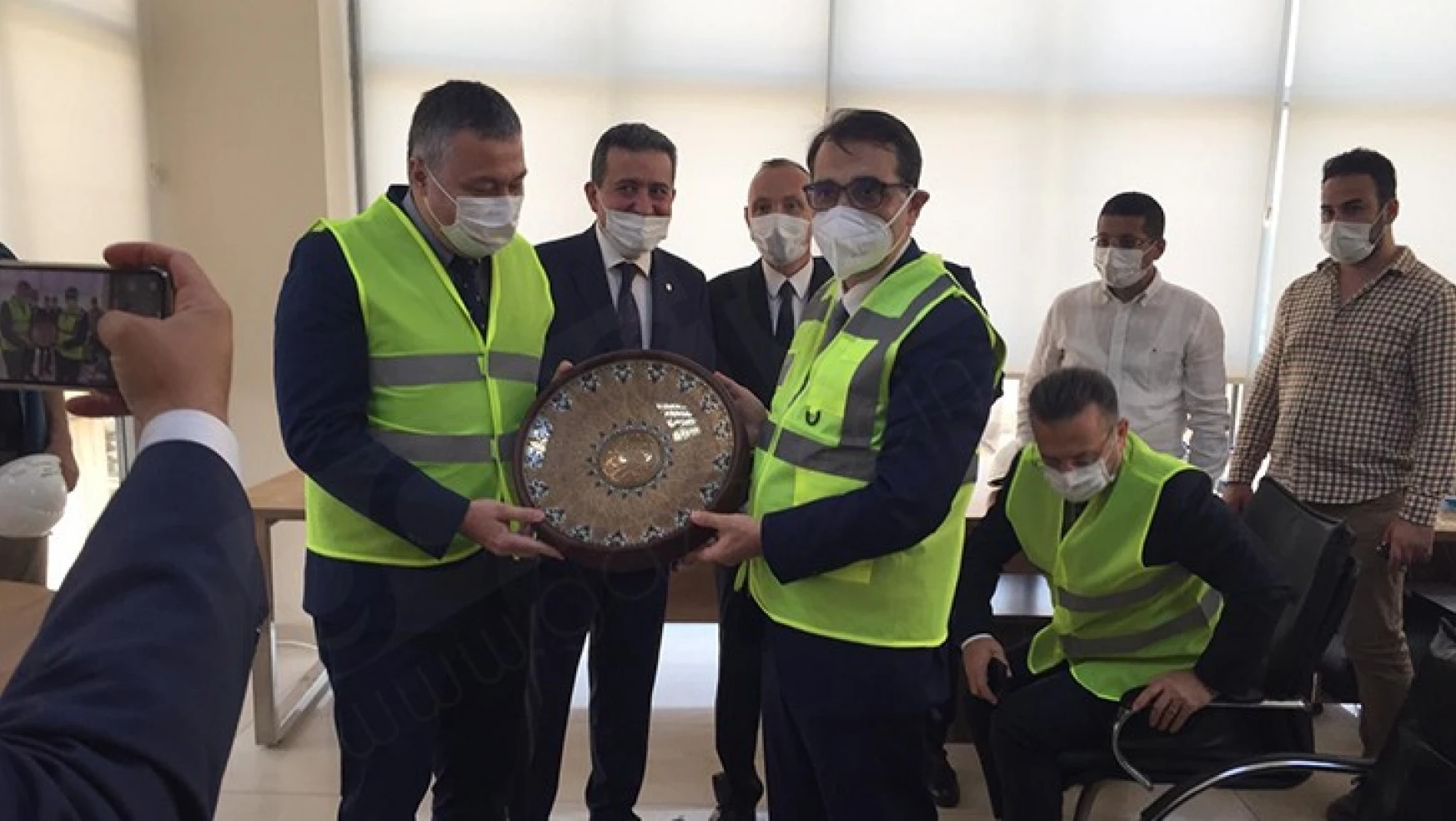 Enerji ve Tabii Kaynaklar Bakanı Dönmez'den KİPAŞ Holding'e ziyaret