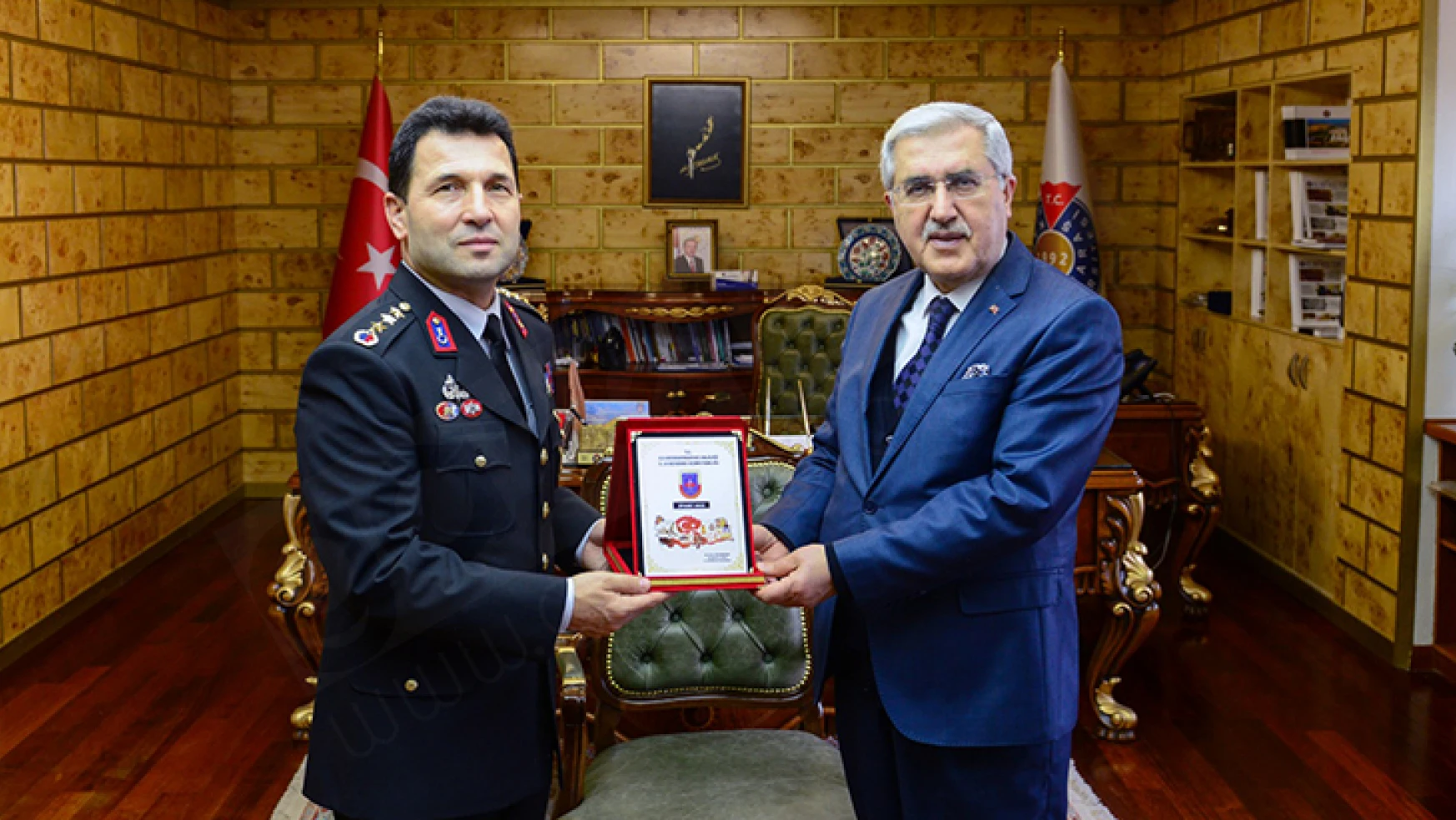 İl Jandarma Komutanı Özdurhan'dan Rektör Prof. Dr. Can'a ziyaret