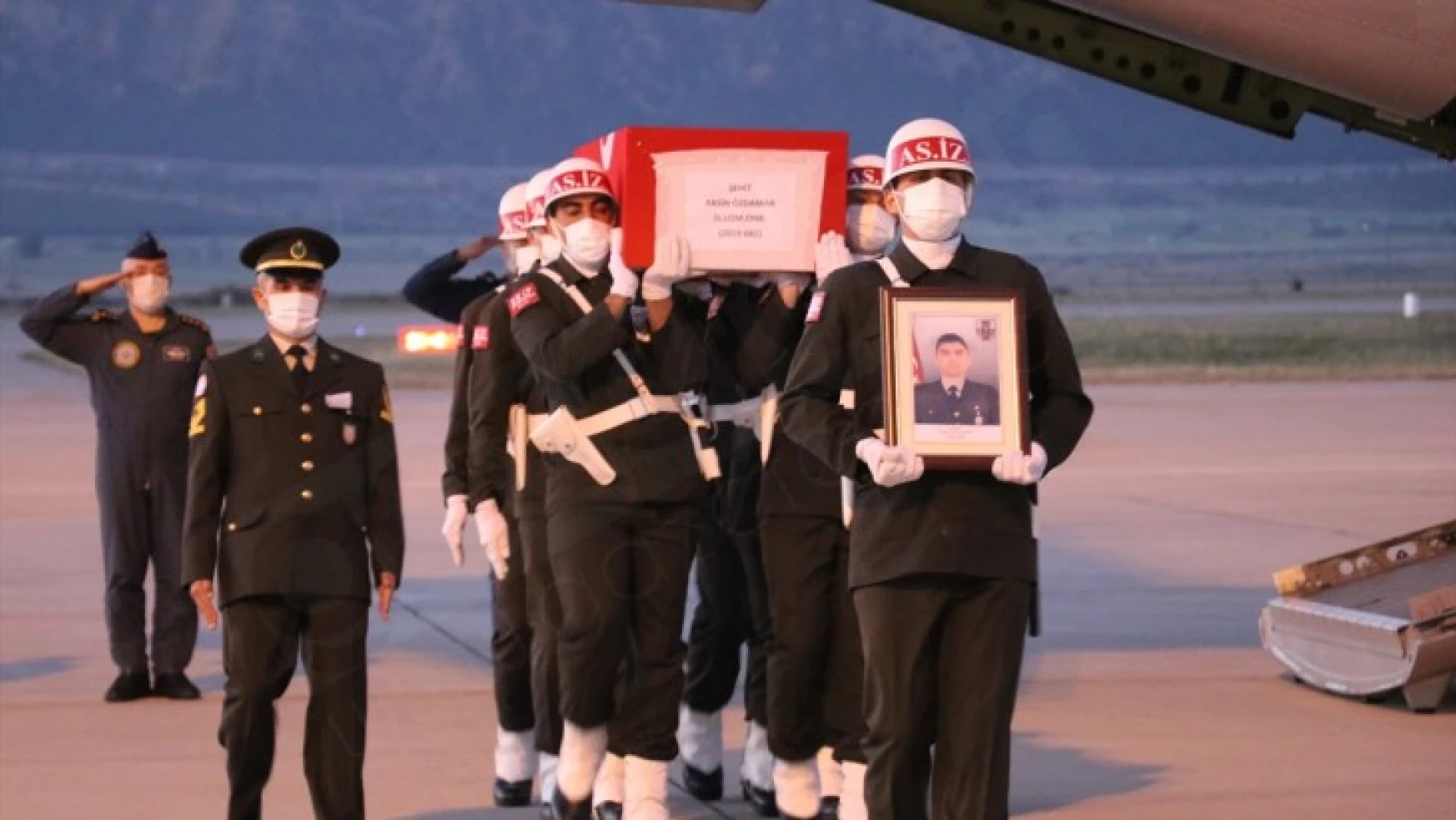 İstihkam Uzman Onbaşı Yasin Özdamar'ın cenazesi memleketine getirildi
