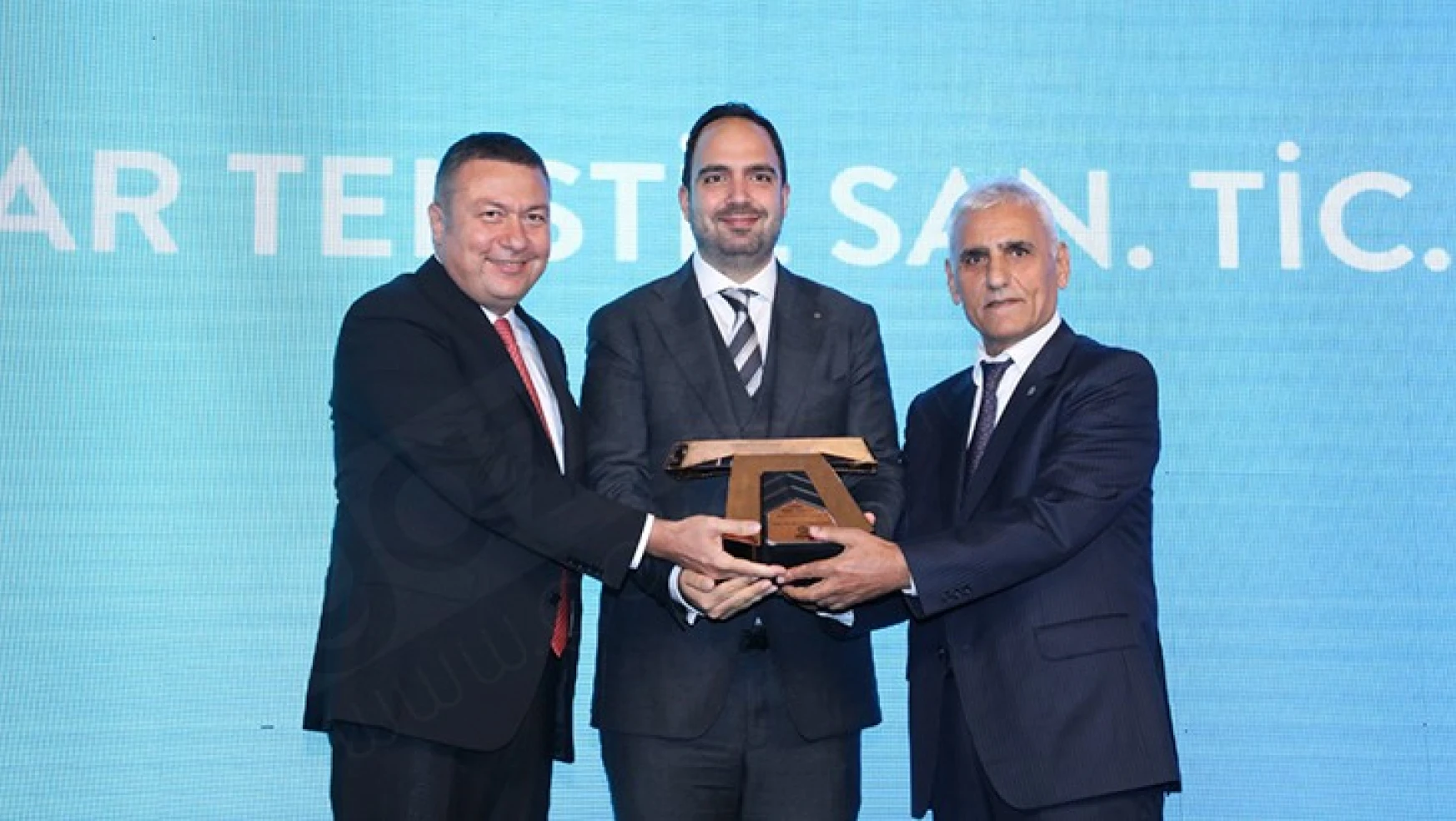 İTHİB'den ihracatını en çok arttıran Nazar Tekstil'e başarı özel ödülü verildi