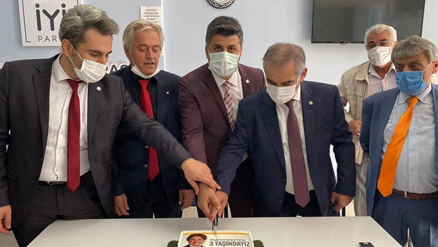 İyi Parti Kahramanmaraş'ta kuruluş yıldönümünü kutladı