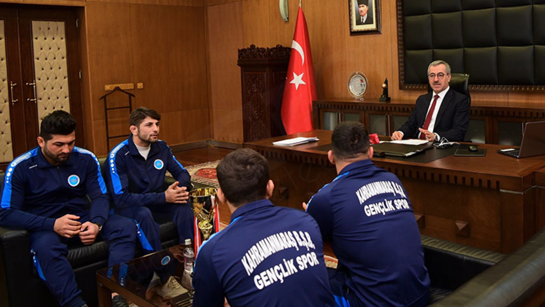 Kahramanmaraş'ın şampiyon pehlivanlardan Başkan Güngör'e ziyaret