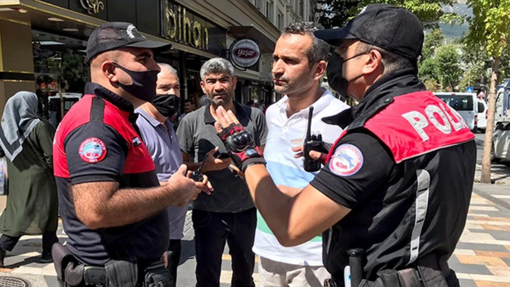 Kahramanmaraş'ta 15 bin lirasını kaybeden bir kişi polisin yardımıyla 15 dakikada geri buldu