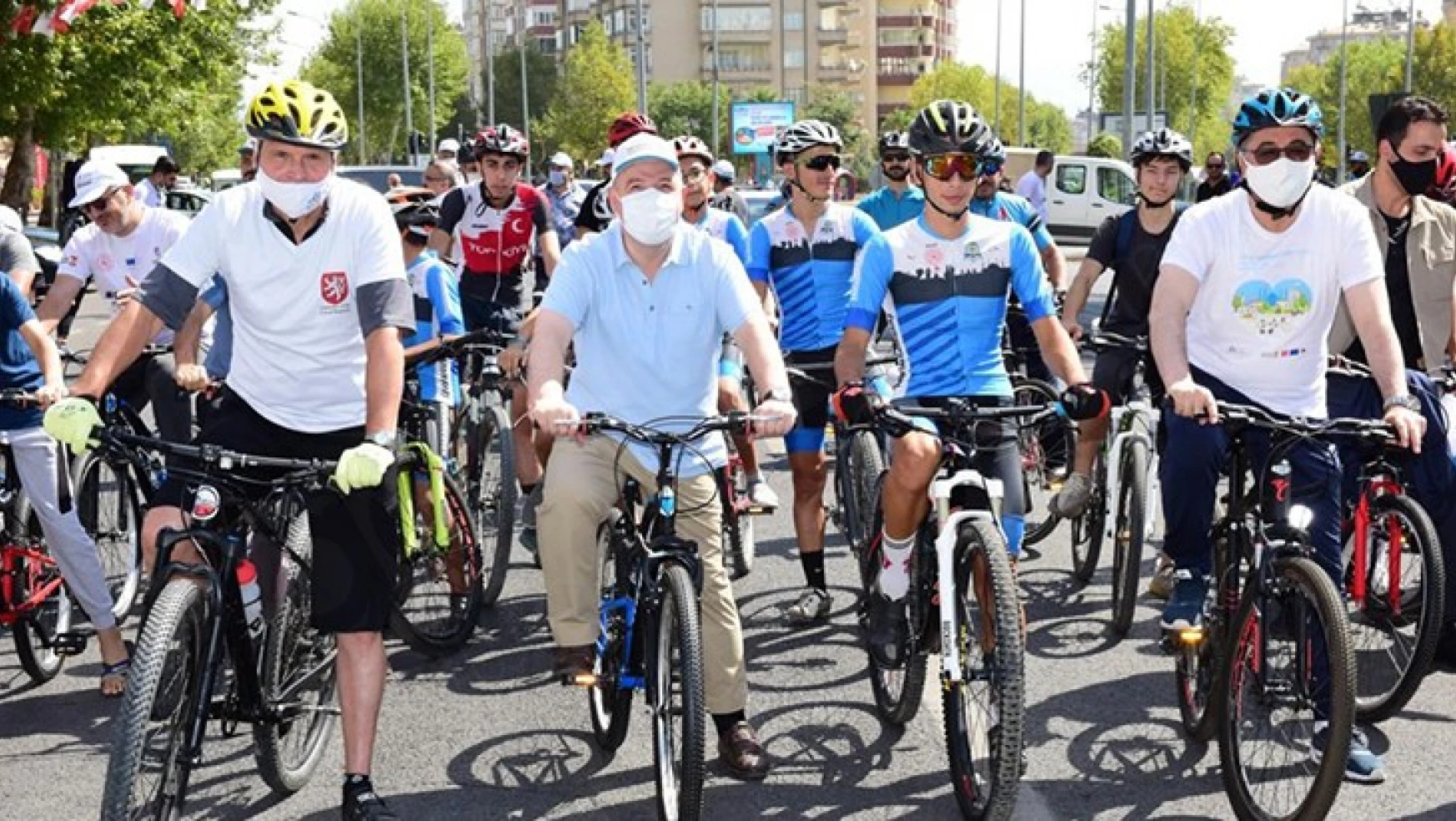 Kahramanmaraş'ta bisiklete binme ve yürüyüş günü etkinliği düzenlendi