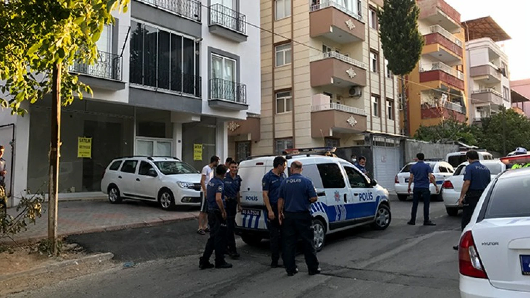 Kahramanmaraş'ta daireden gelen kötü koku polisi harekete geçirdi