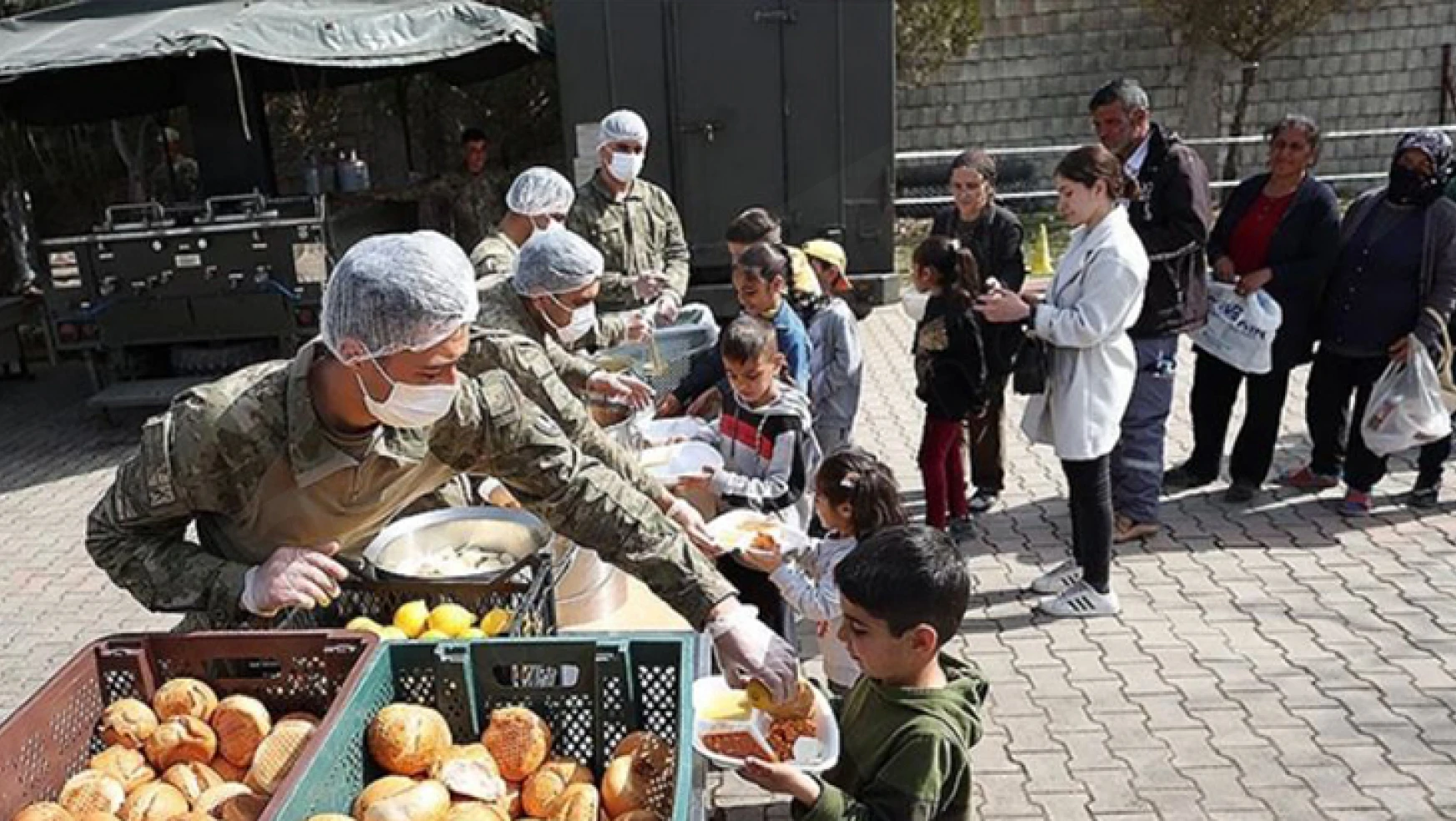 Kahramanmaraş'ta depremzedelere 23 milyon öğün yemek verildi
