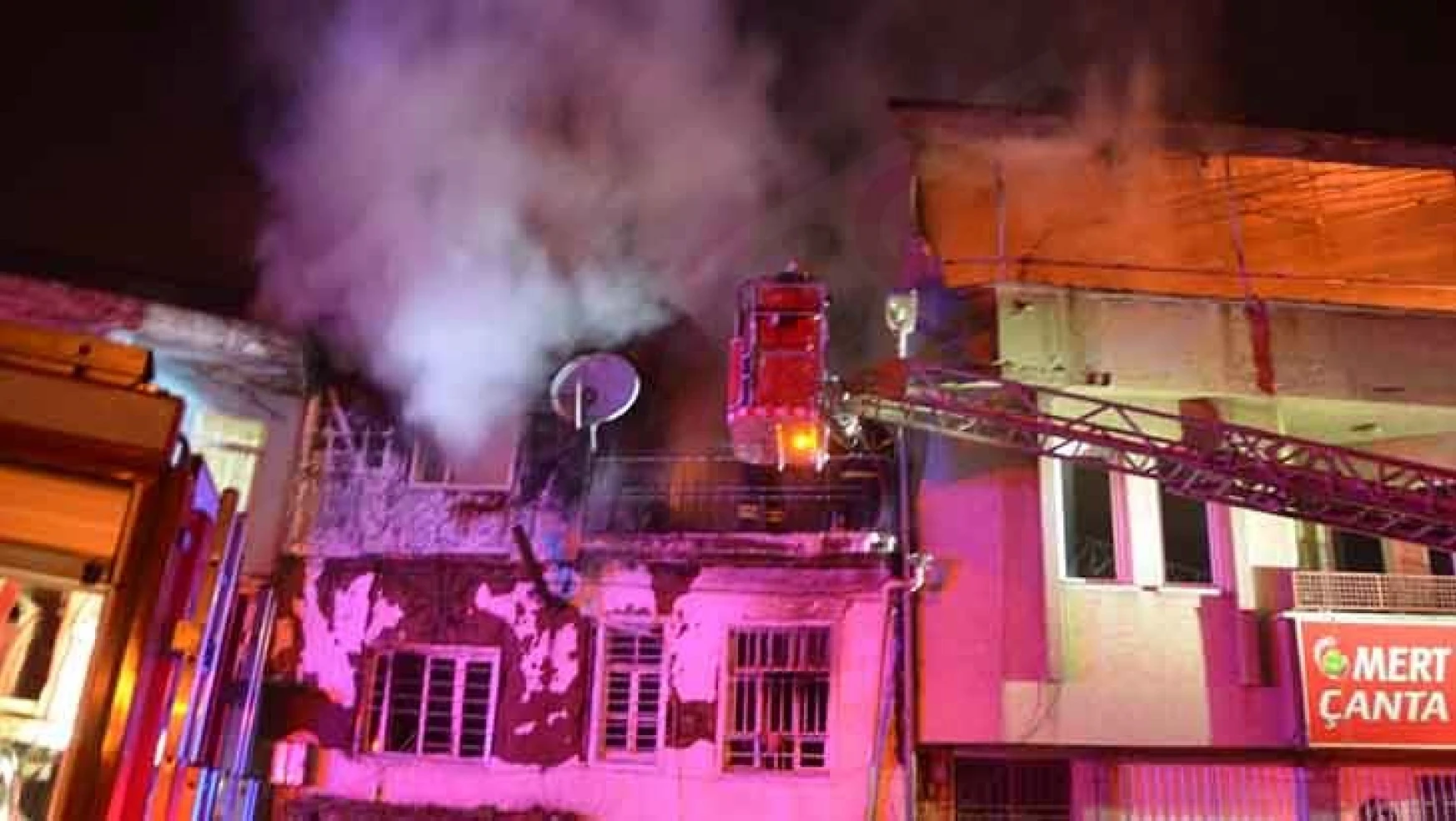 Kahramanmaraş'ta ev yangınında faciadan dönüldü