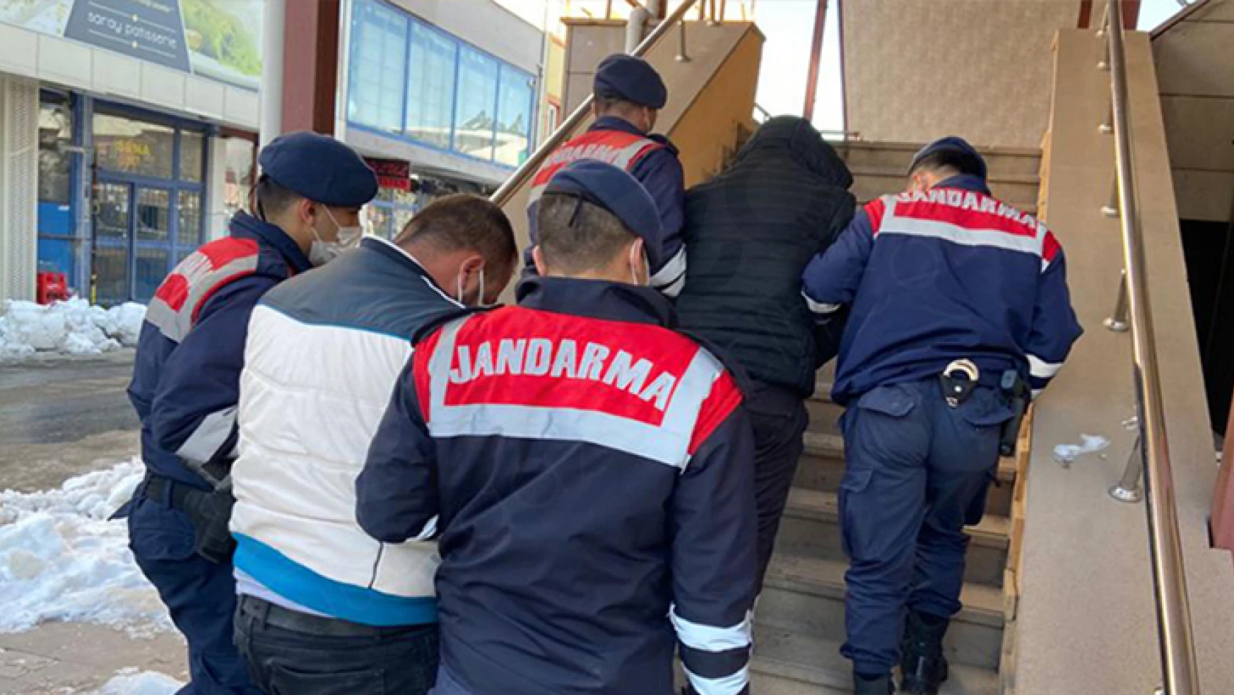 Kahramanmaraş'ta kablo çalan 2 kişi tutuklandı