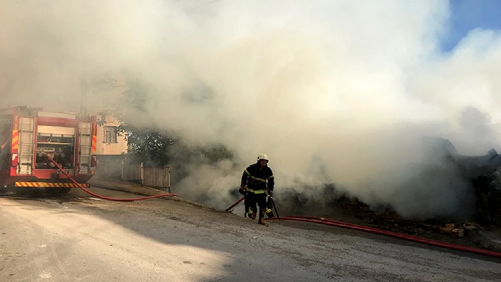 Kahramanmaraş'ta metruk bir evde yangın çıktı